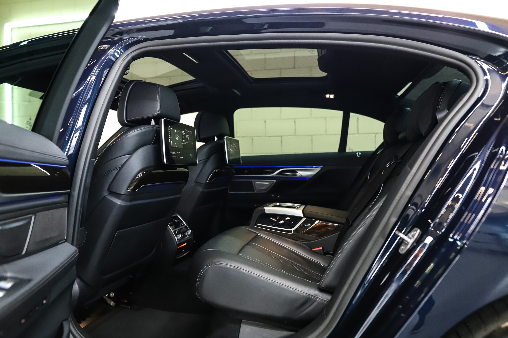 BMW 745Le xDrive Steptronic-image-12