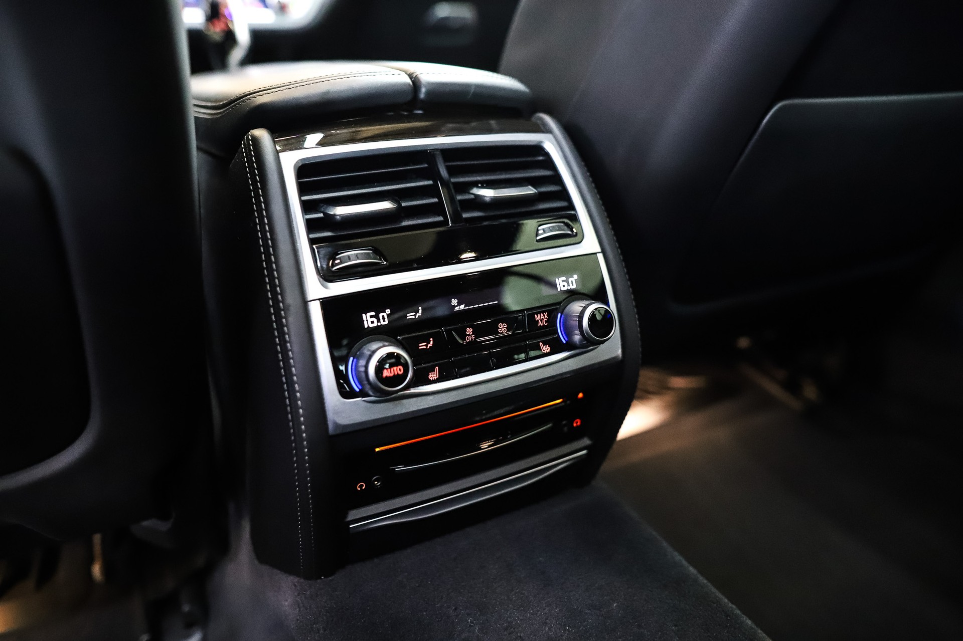 BMW 745Le xDrive Steptronic-image-23