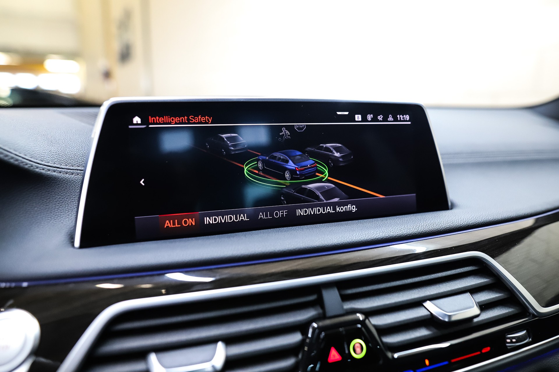 BMW 745Le xDrive Steptronic-image-15