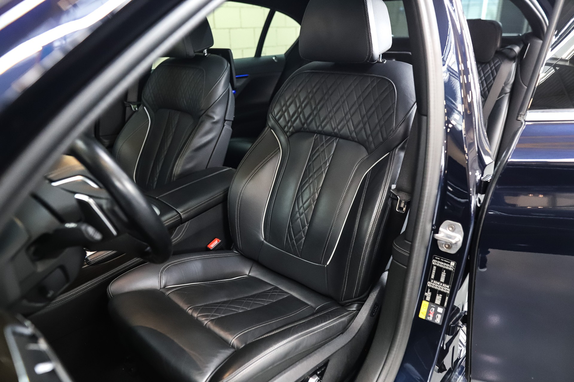 BMW 745Le xDrive Steptronic-image-13