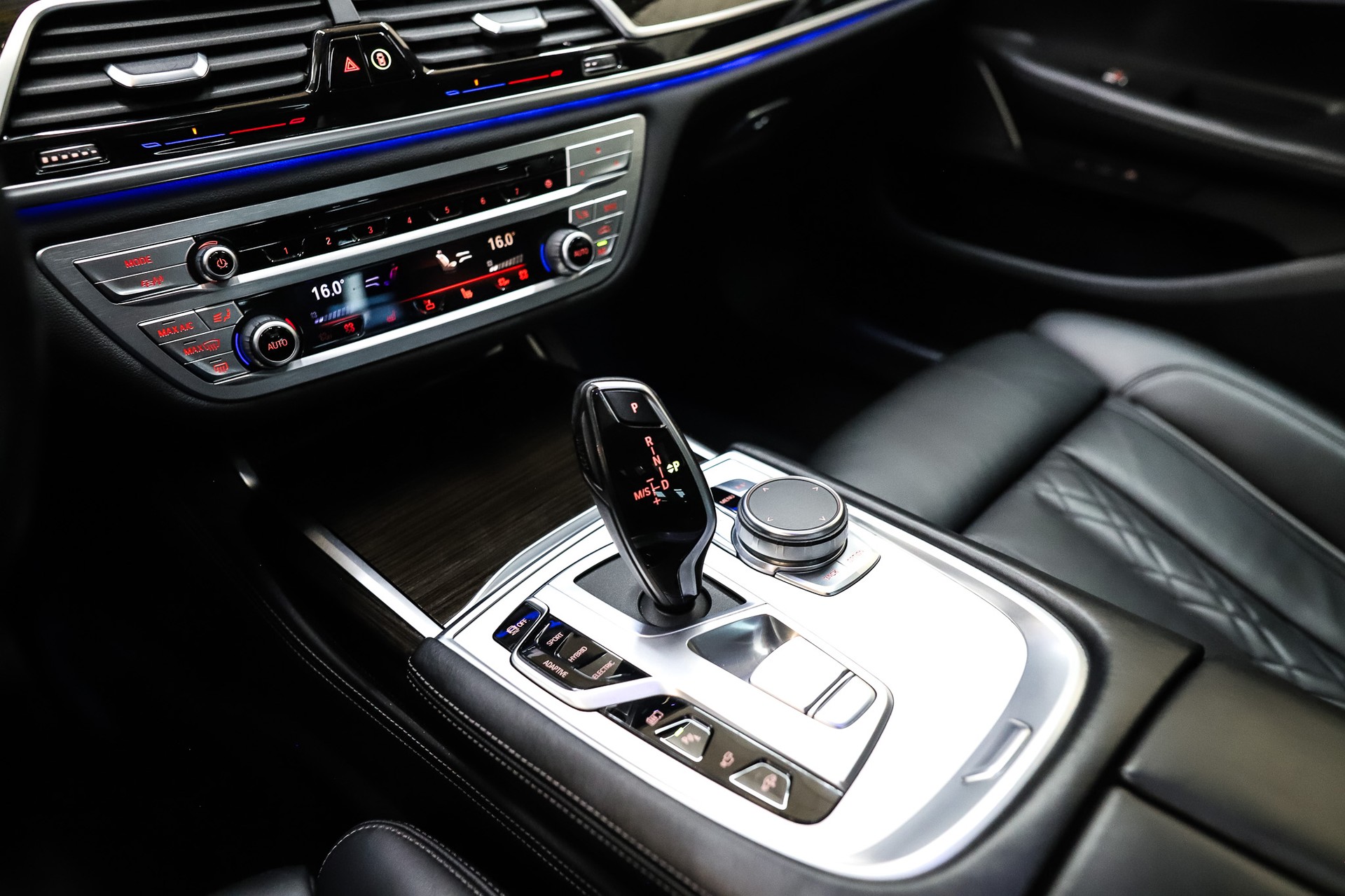 BMW 745Le xDrive Steptronic-image-17