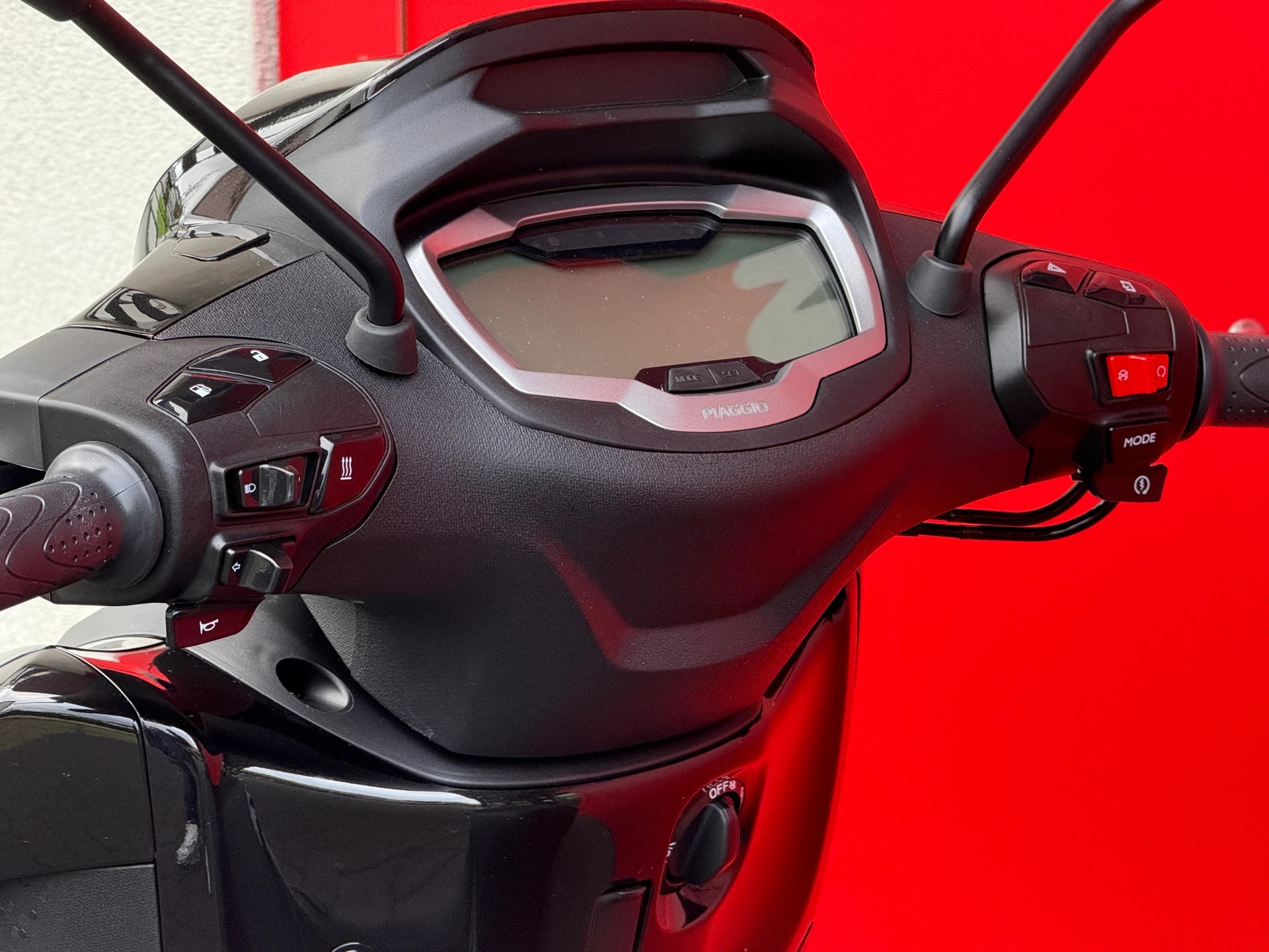 PIAGGIO Beverly 310 E5+-image-12