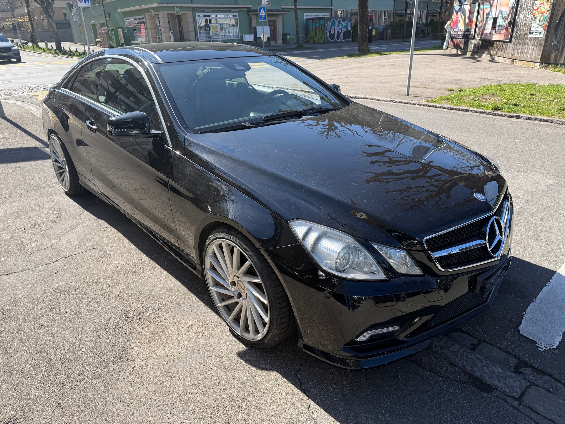 MERCEDES-BENZ E 200 CGI BlueEfficiency My Star Automatic-image-2