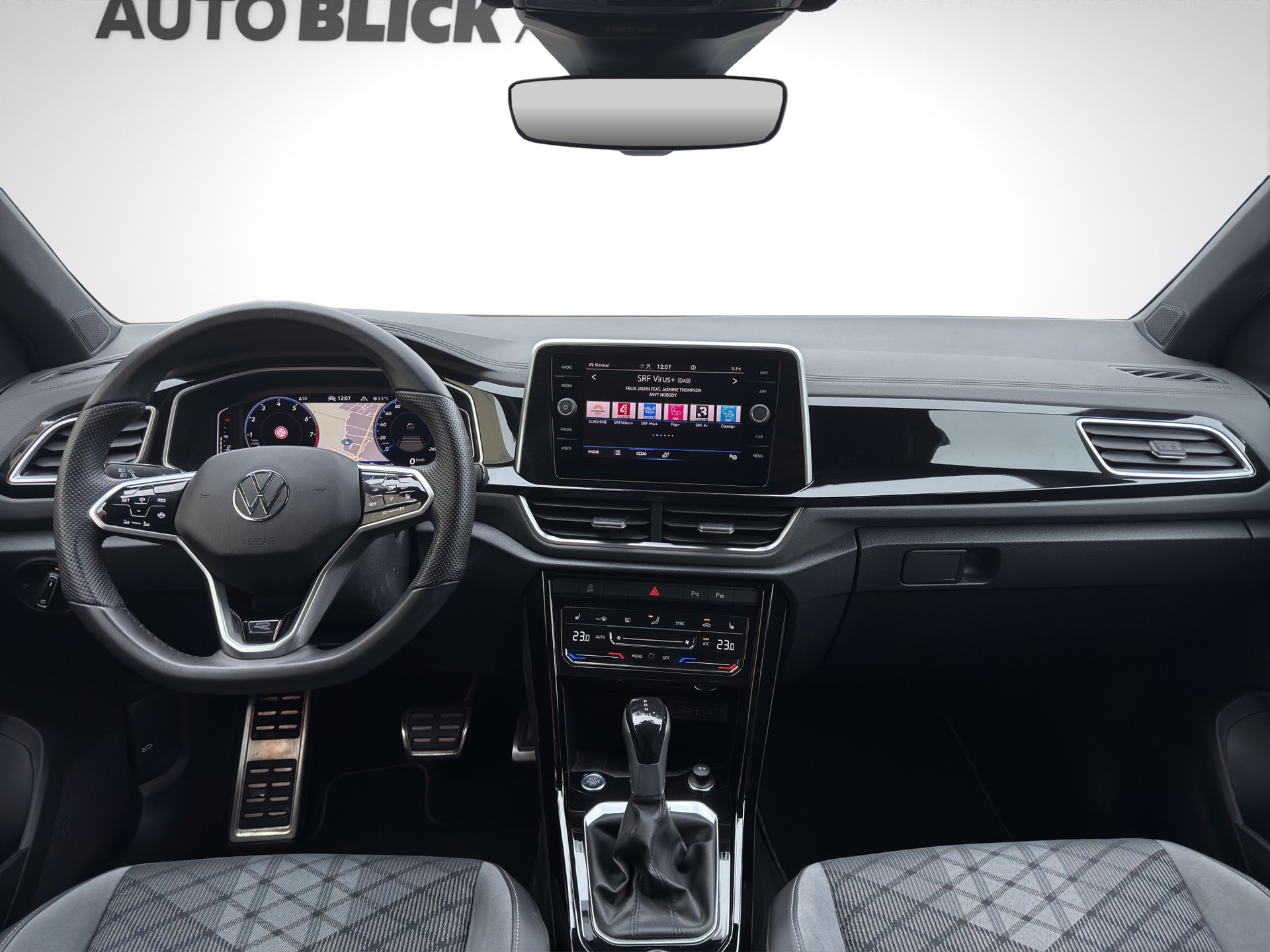 VW T-Roc 2.0 TSI R-Line DSG 4Motion-image-12