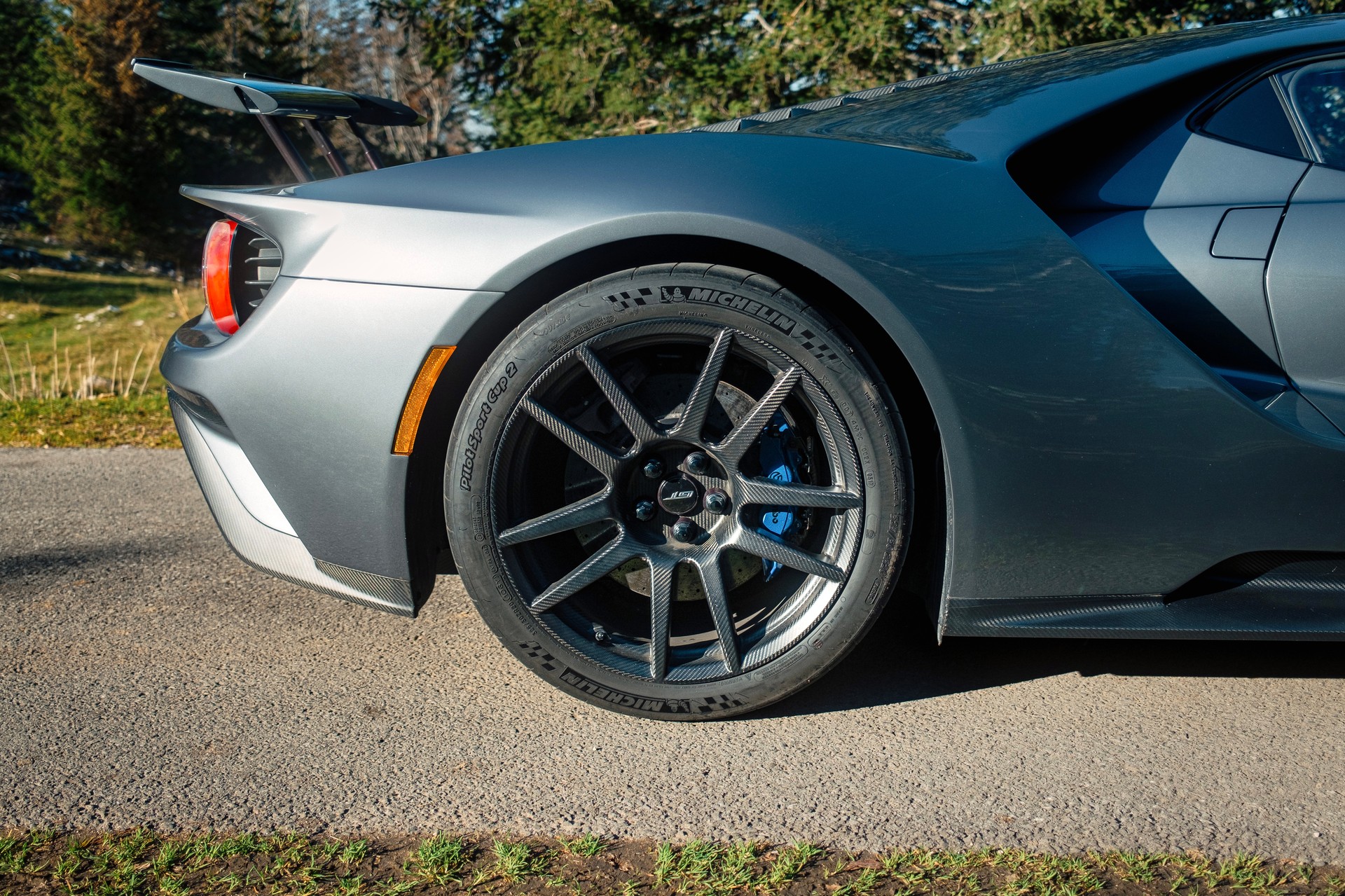 FORD GT-image-11