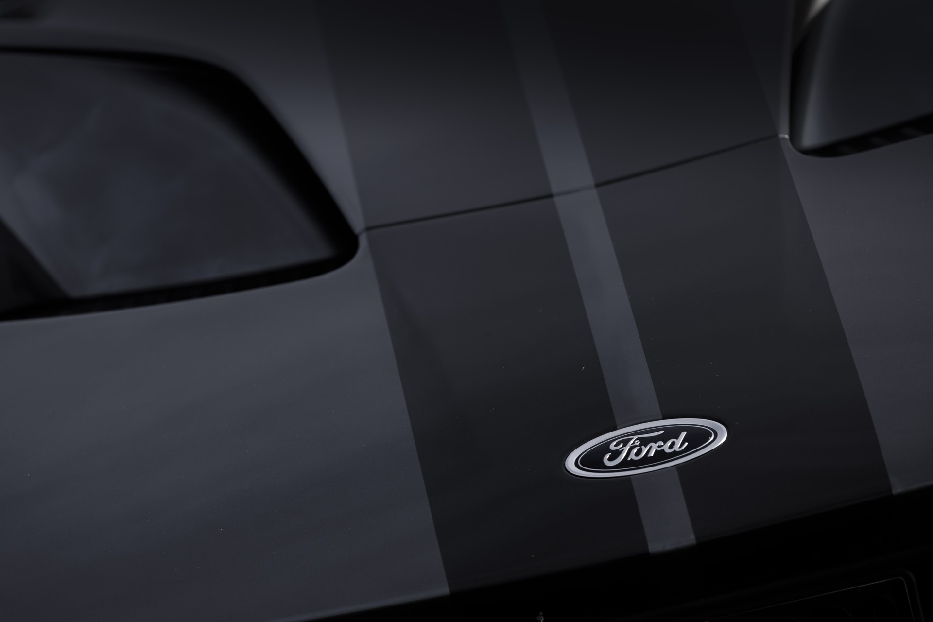 FORD GT-image-2