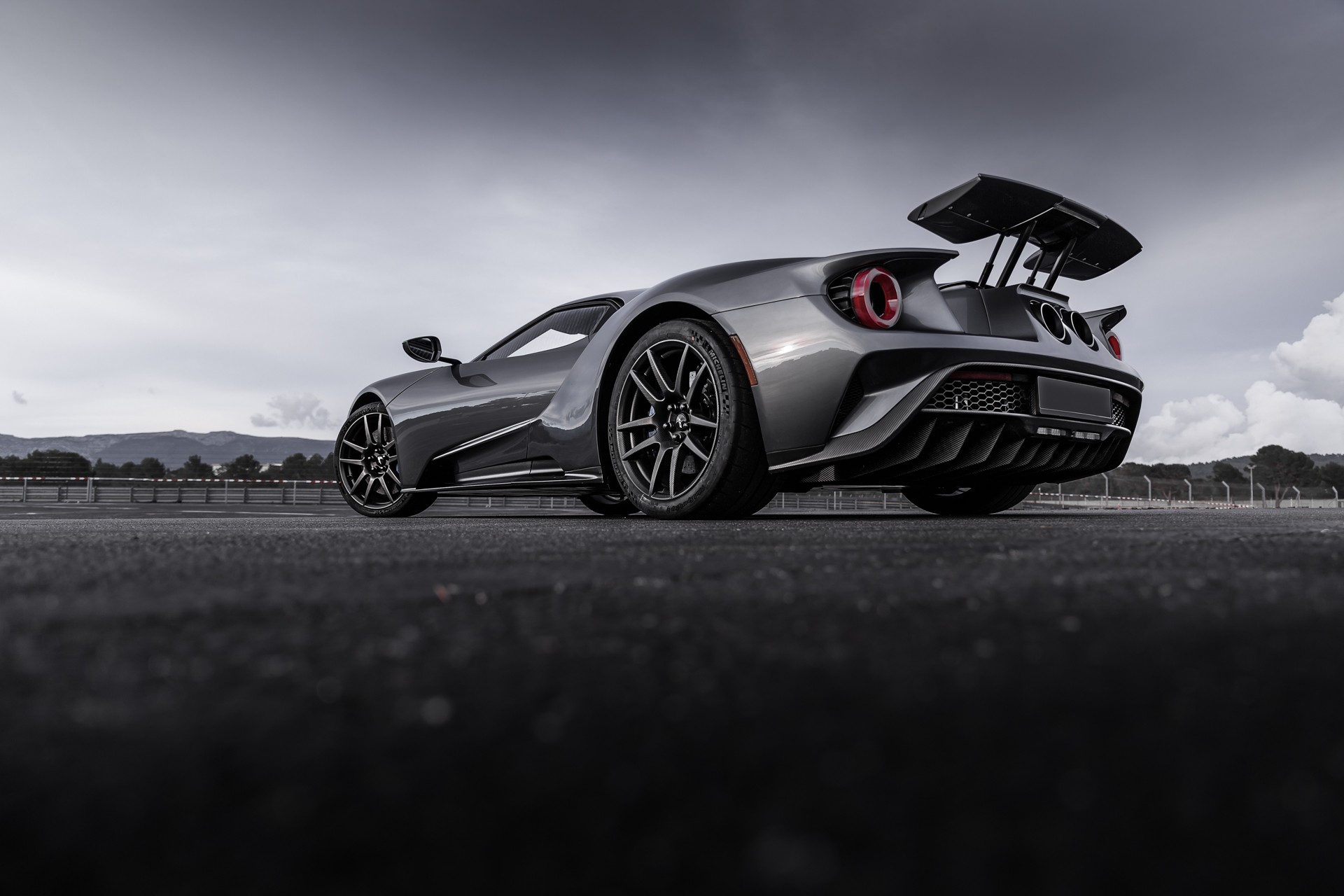 FORD GT-image-5