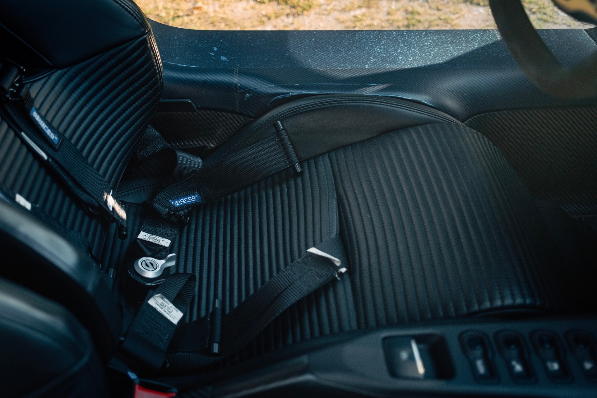 FORD GT-image-17