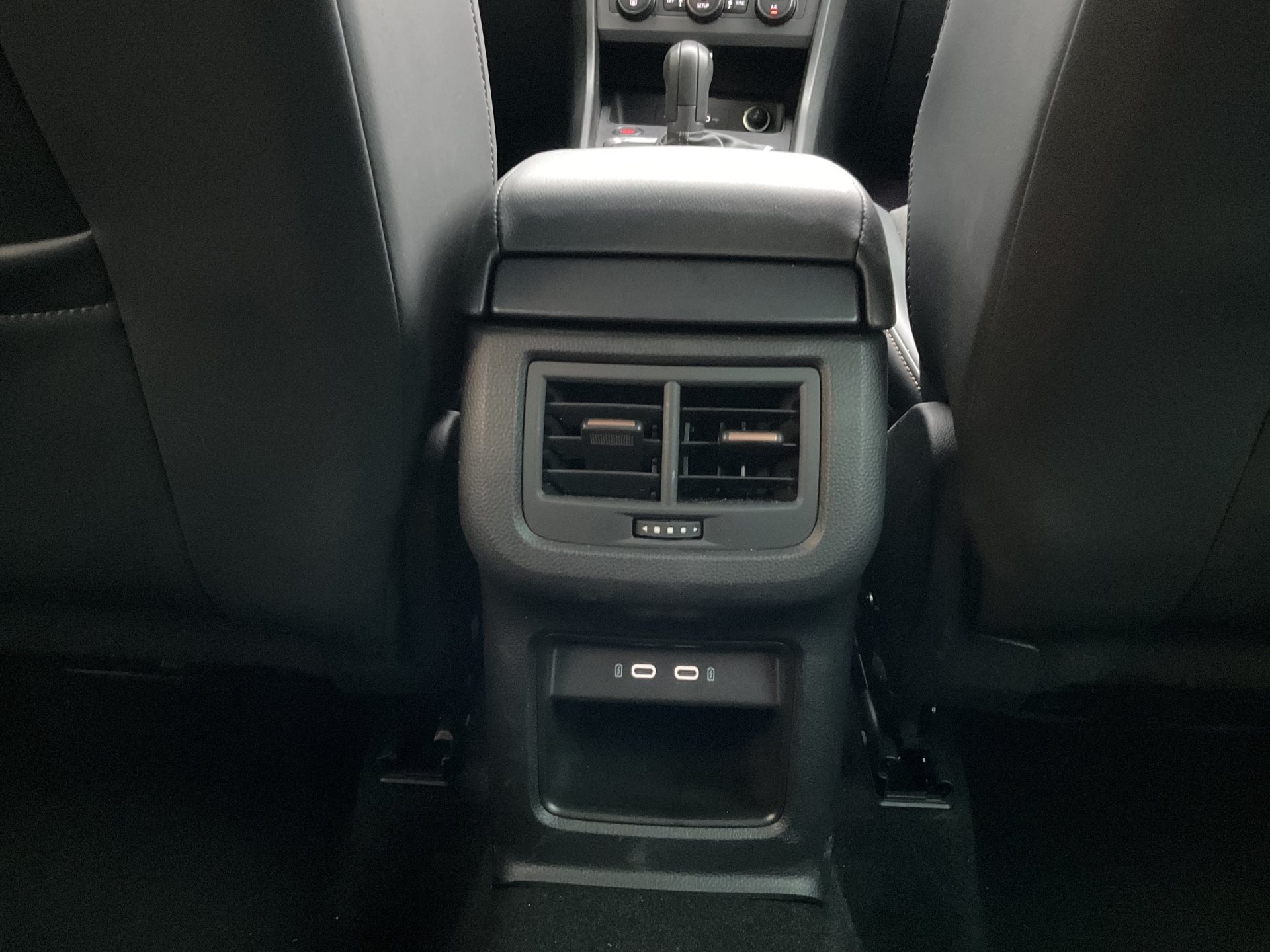 CUPRA Ateca 1.5 TSI *** ANHÄNGERKUPPLUNG & PANORAMADACH ***-image-33