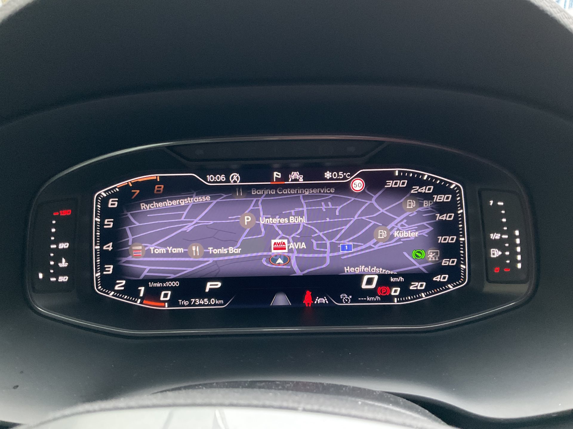 CUPRA Ateca 1.5 TSI *** ANHÄNGERKUPPLUNG & PANORAMADACH ***-image-13