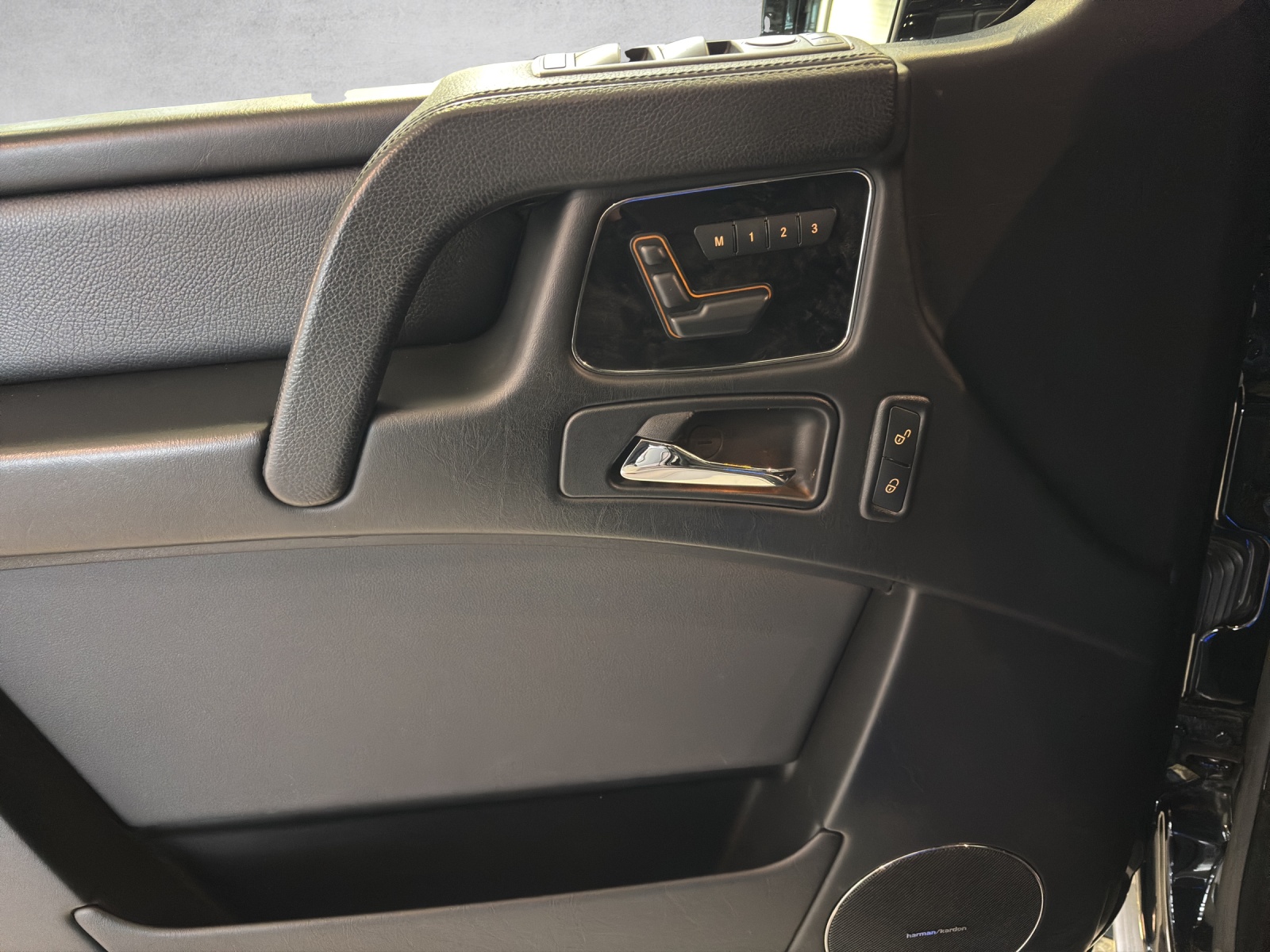 MERCEDES-BENZ G 350 BlueTEC 7G-Tronic-image-8