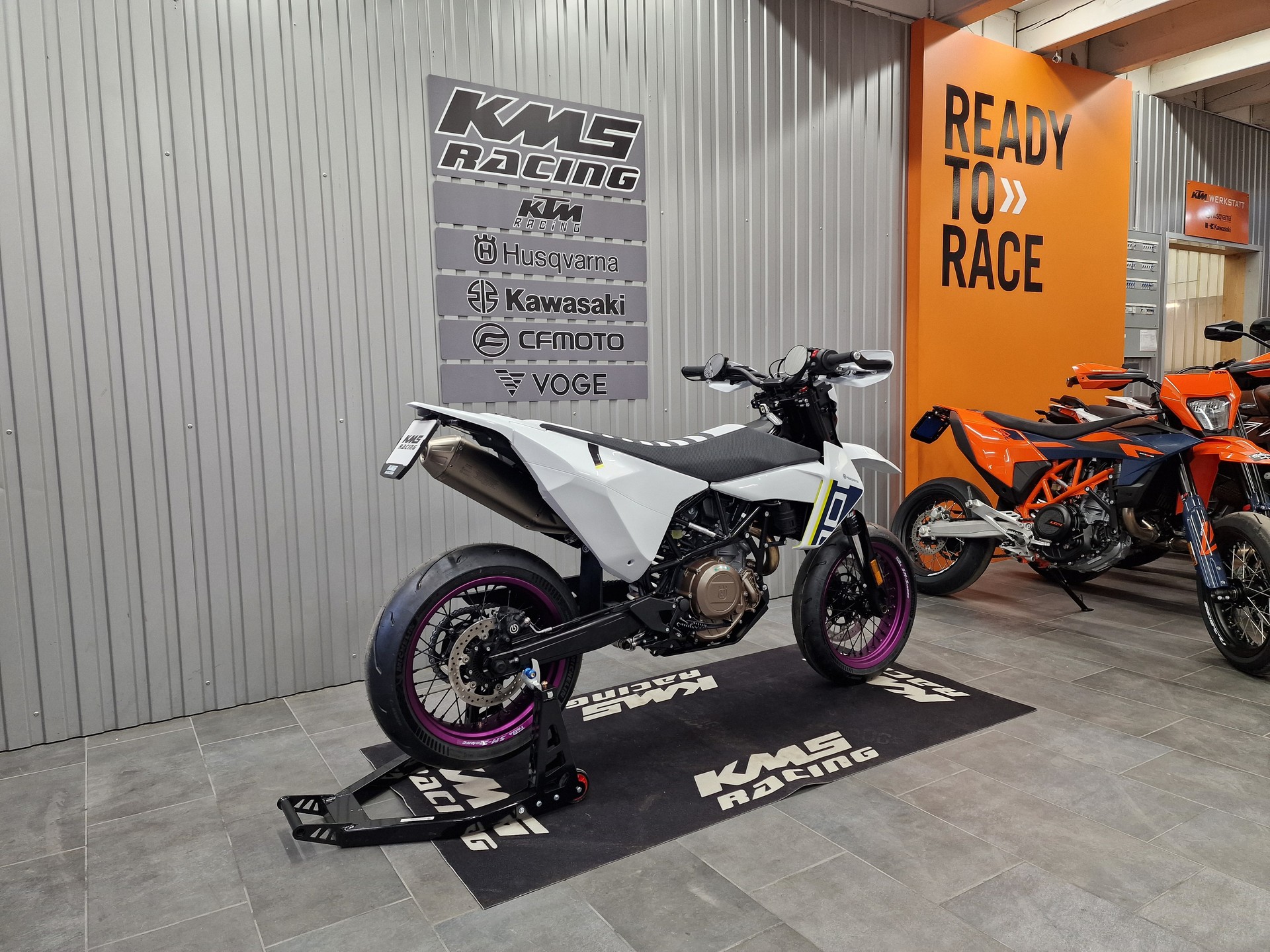 HUSQVARNA 701 Supermoto-image-5