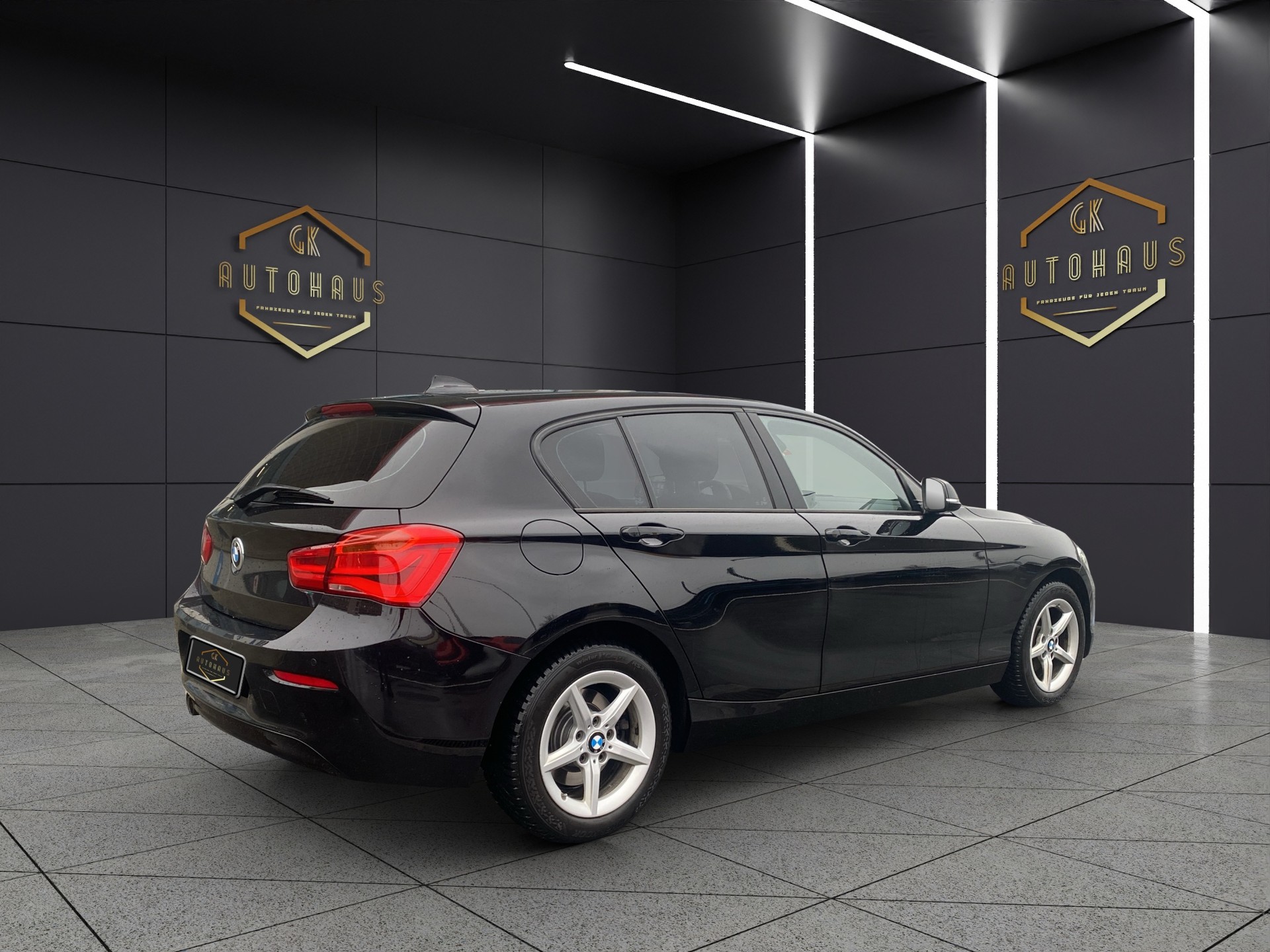 BMW 120i Sport Line Steptronic-image-5