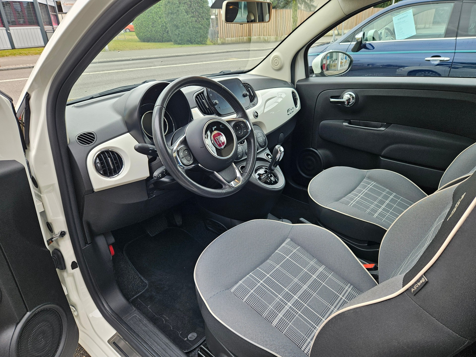 FIAT 500 1.2 Lounge Dualogic-image-4