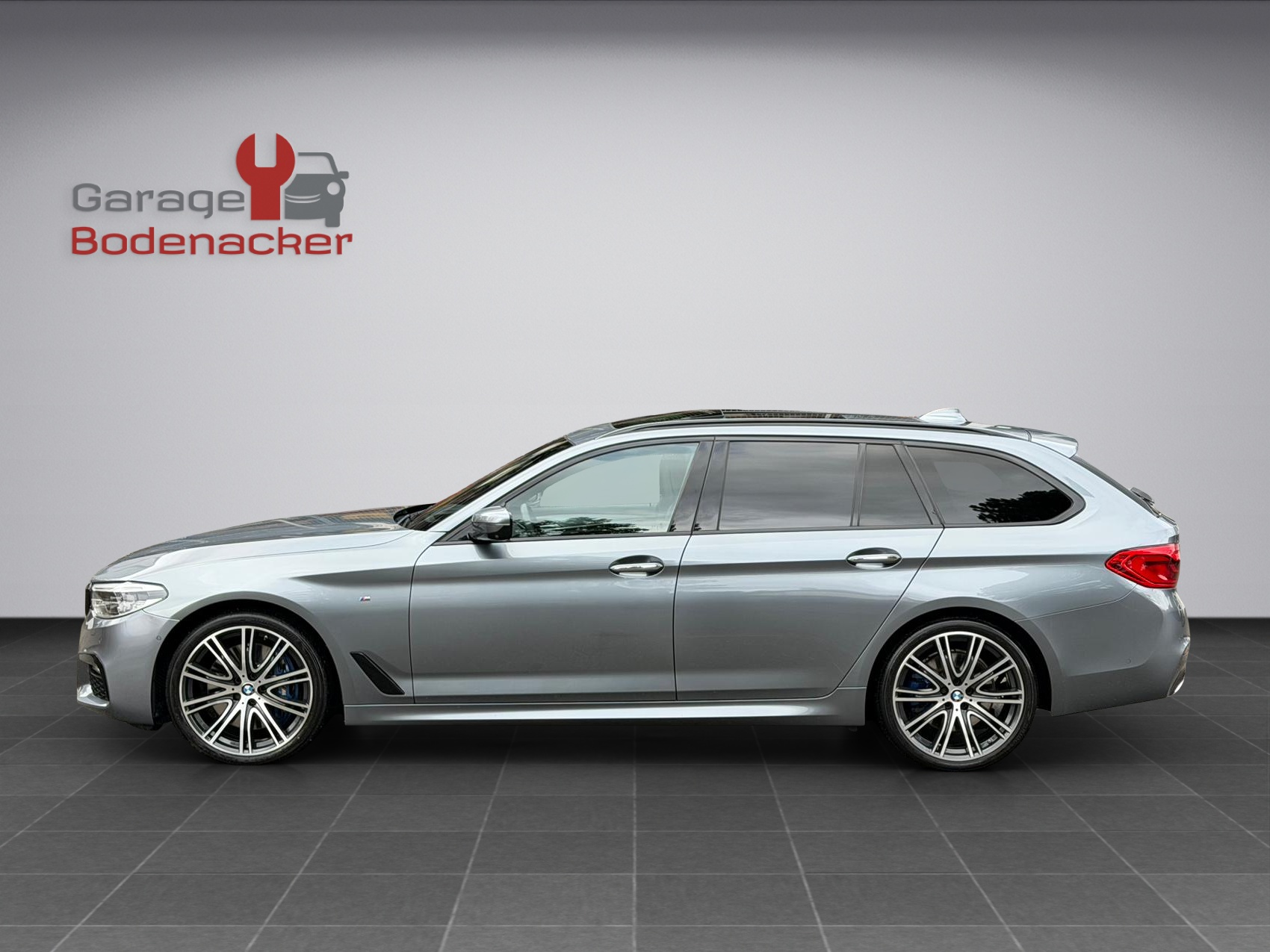 BMW 540i xDrive Touring Steptronic M Paket-showroom-element-2