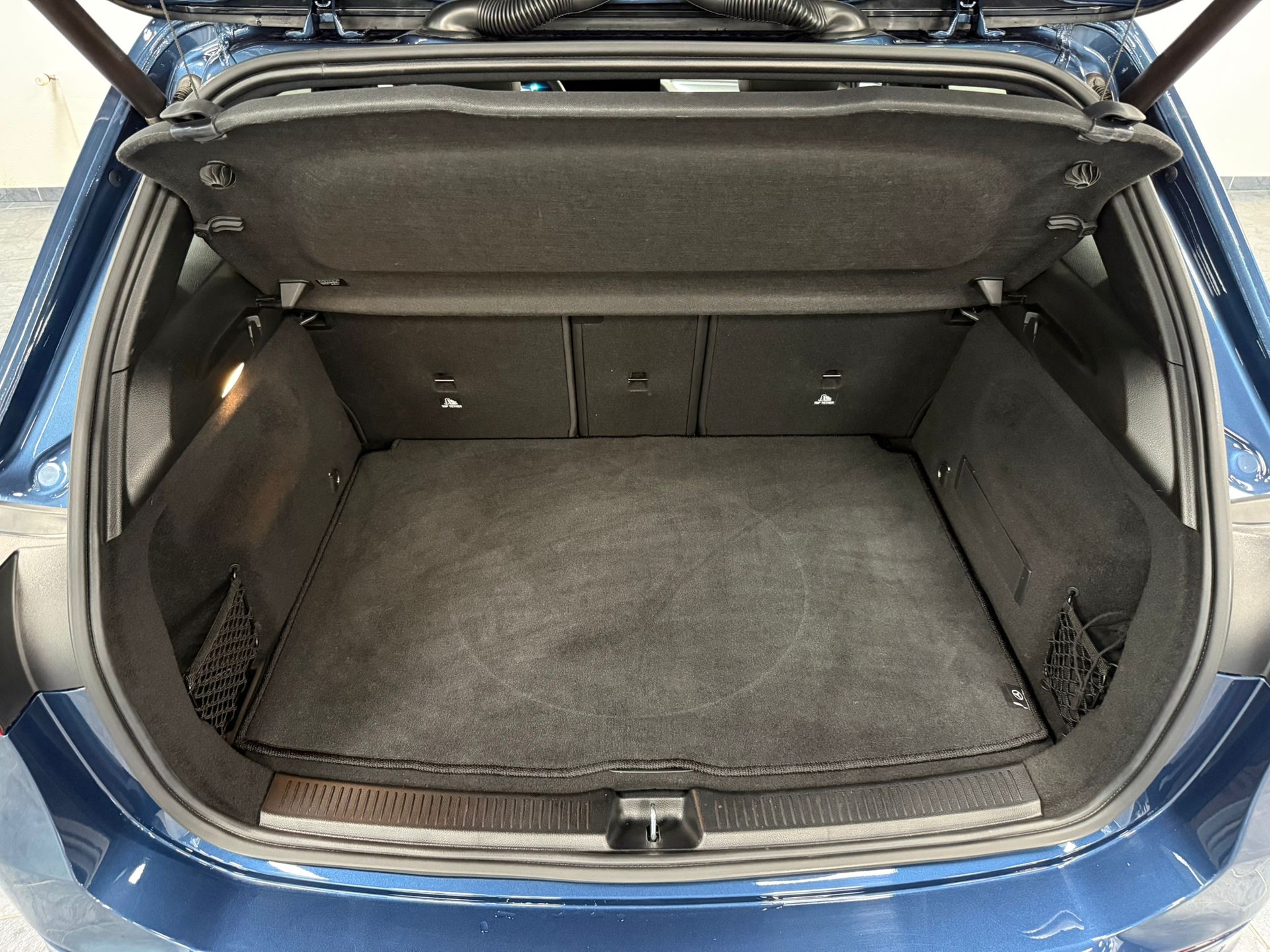 MERCEDES-BENZ B 200 4Matic AMG Line-image-27