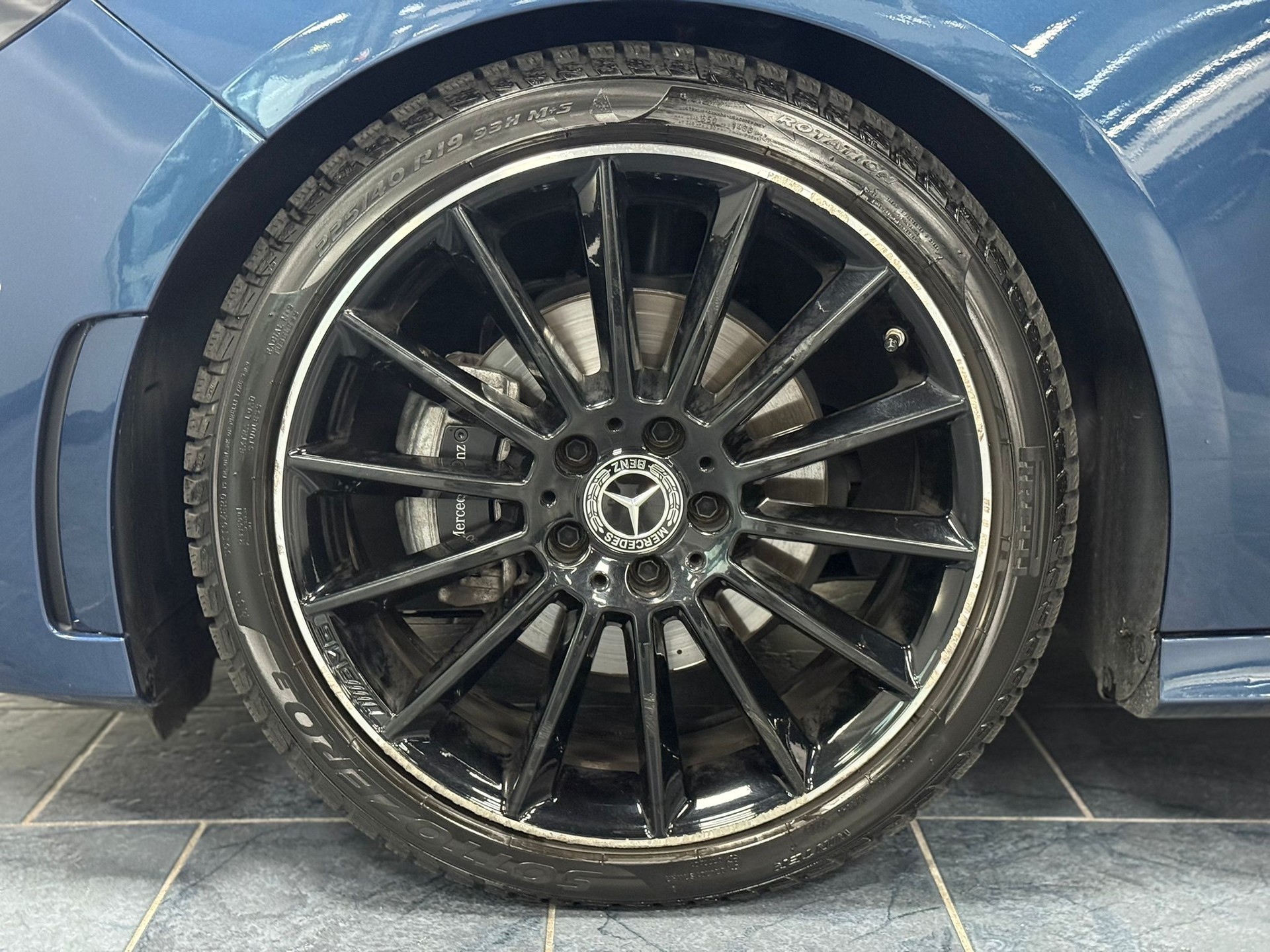 MERCEDES-BENZ B 200 4Matic AMG Line-image-28
