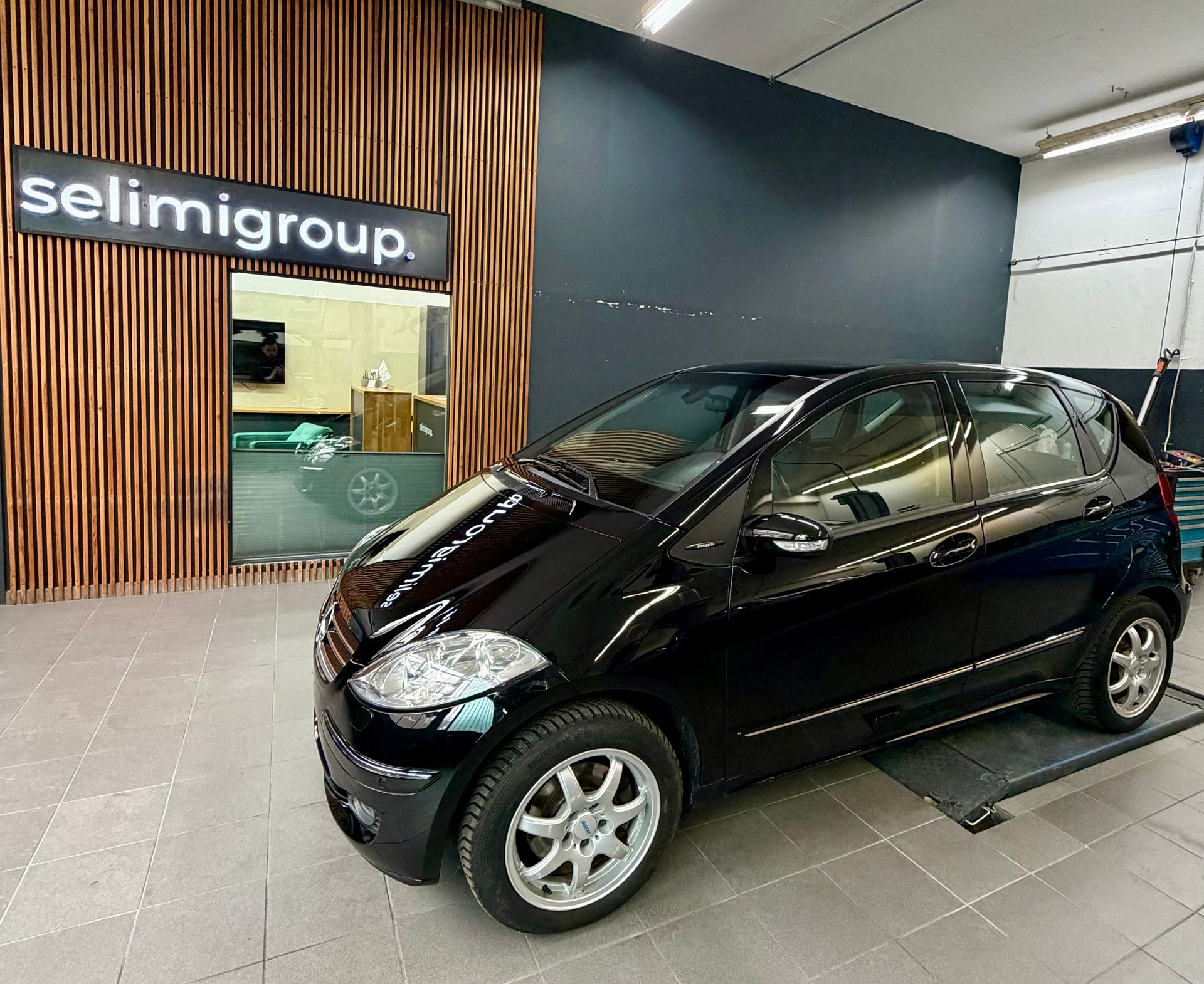 MERCEDES-BENZ A 200 T Avantgarde