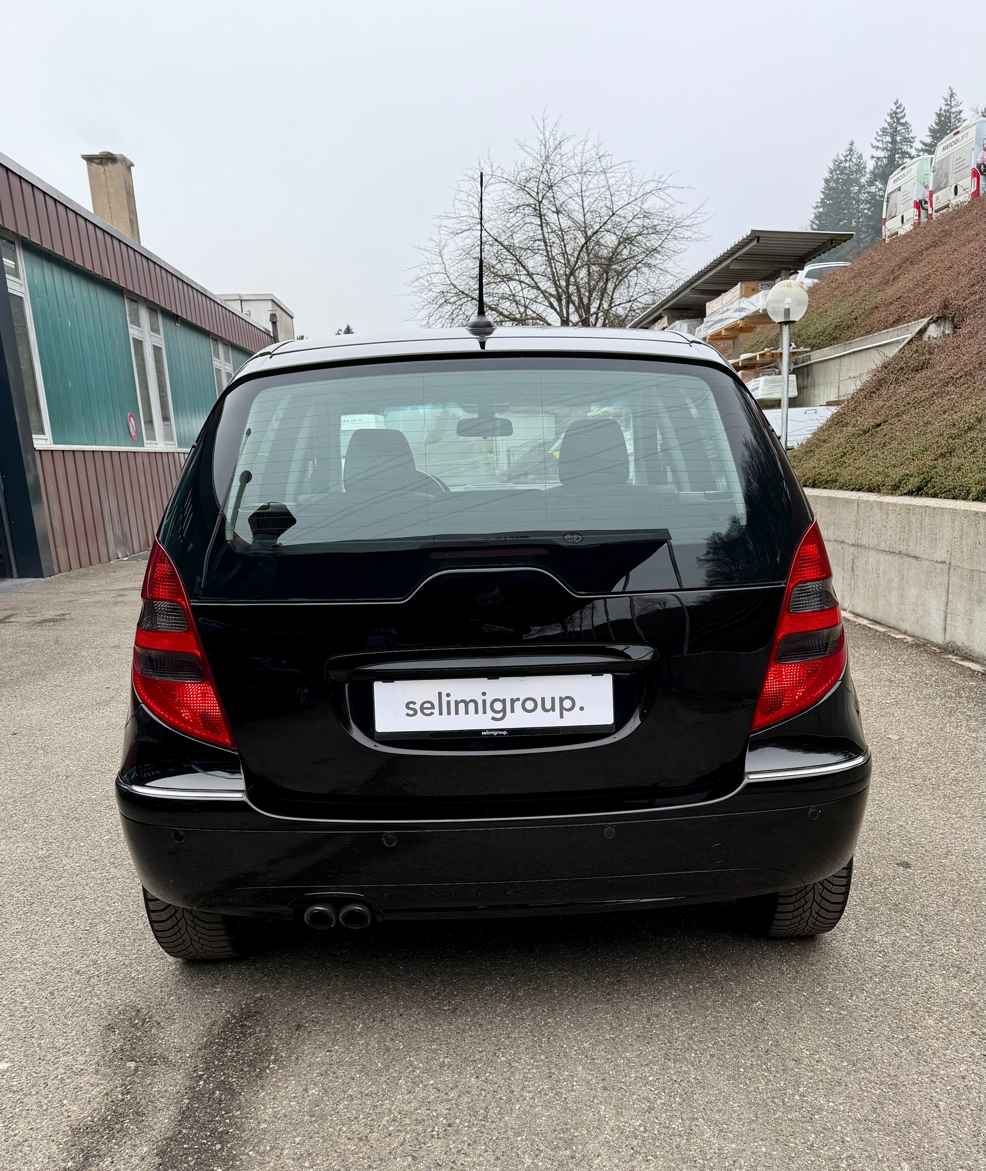 MERCEDES-BENZ A 200 T Avantgarde-image-4
