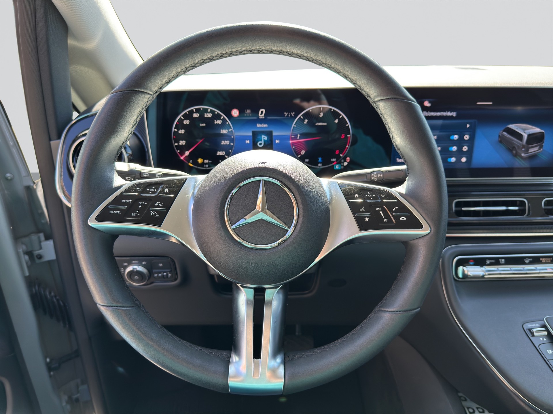 MERCEDES-BENZ V220d 9G Tronic 7Pl. Kompakt-image-9