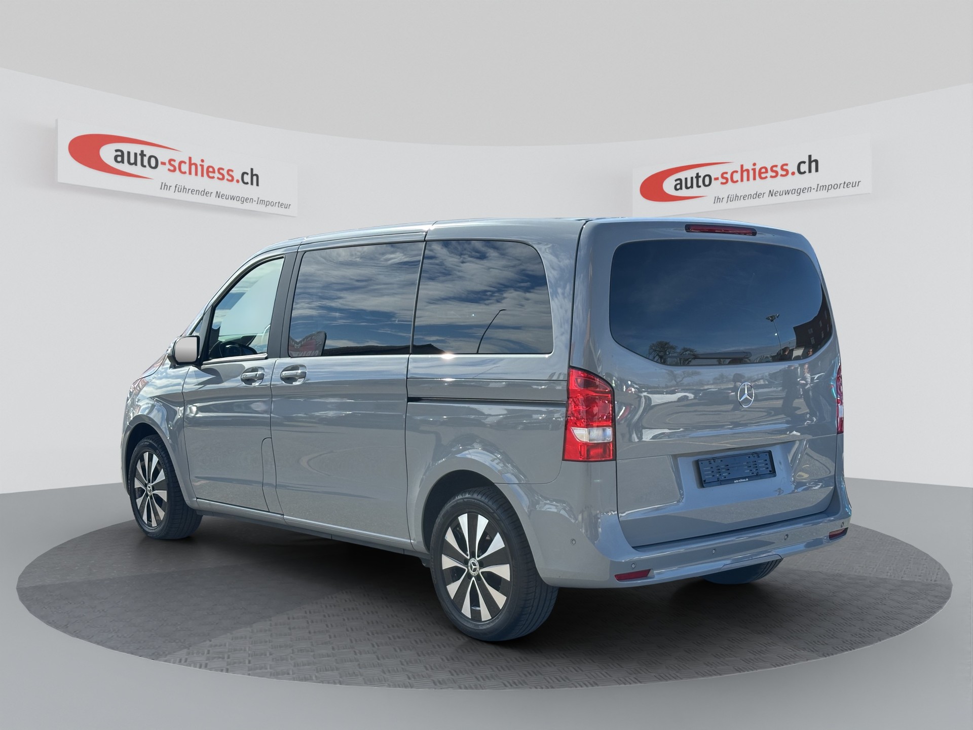 MERCEDES-BENZ V220d 9G Tronic 7Pl. Kompakt-showroom-element-2