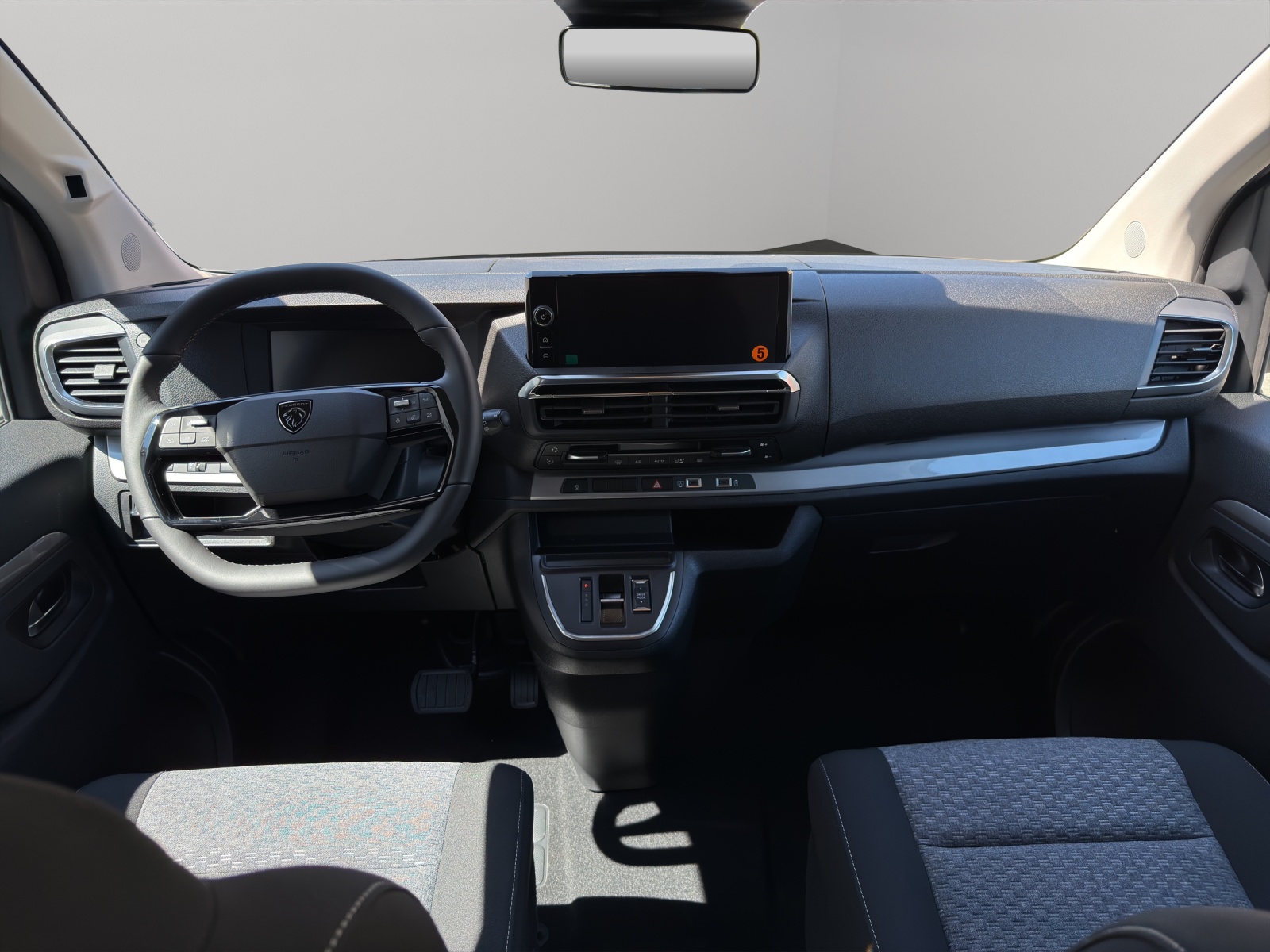 PEUGEOT Traveller Standard 2.2 BlueHDi Family Ed.-image-6