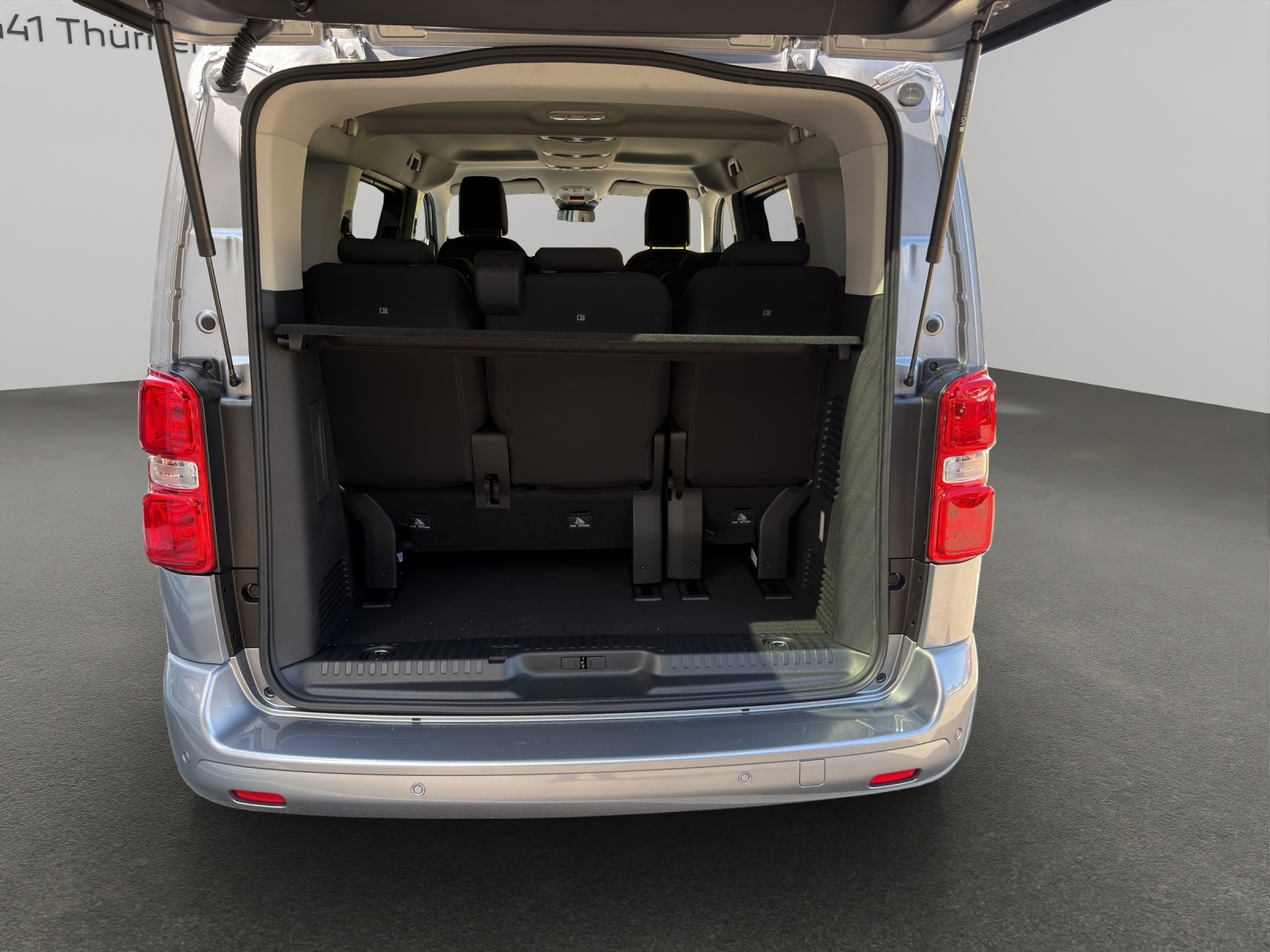PEUGEOT Traveller Standard 2.2 BlueHDi Family Ed.-image-5