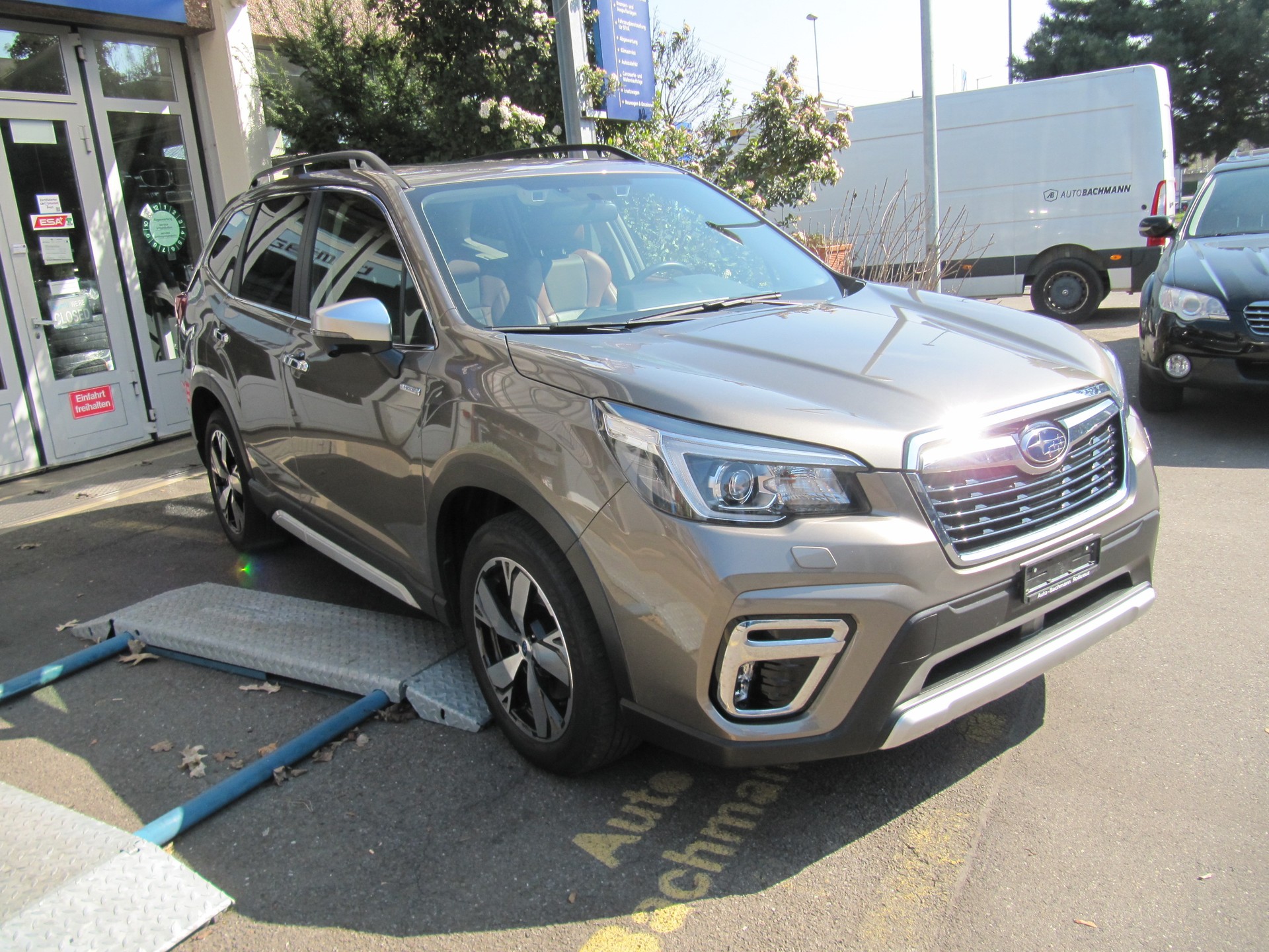 SUBARU Forester 2.0i e-Boxer Luxury Lineartronic-image-15