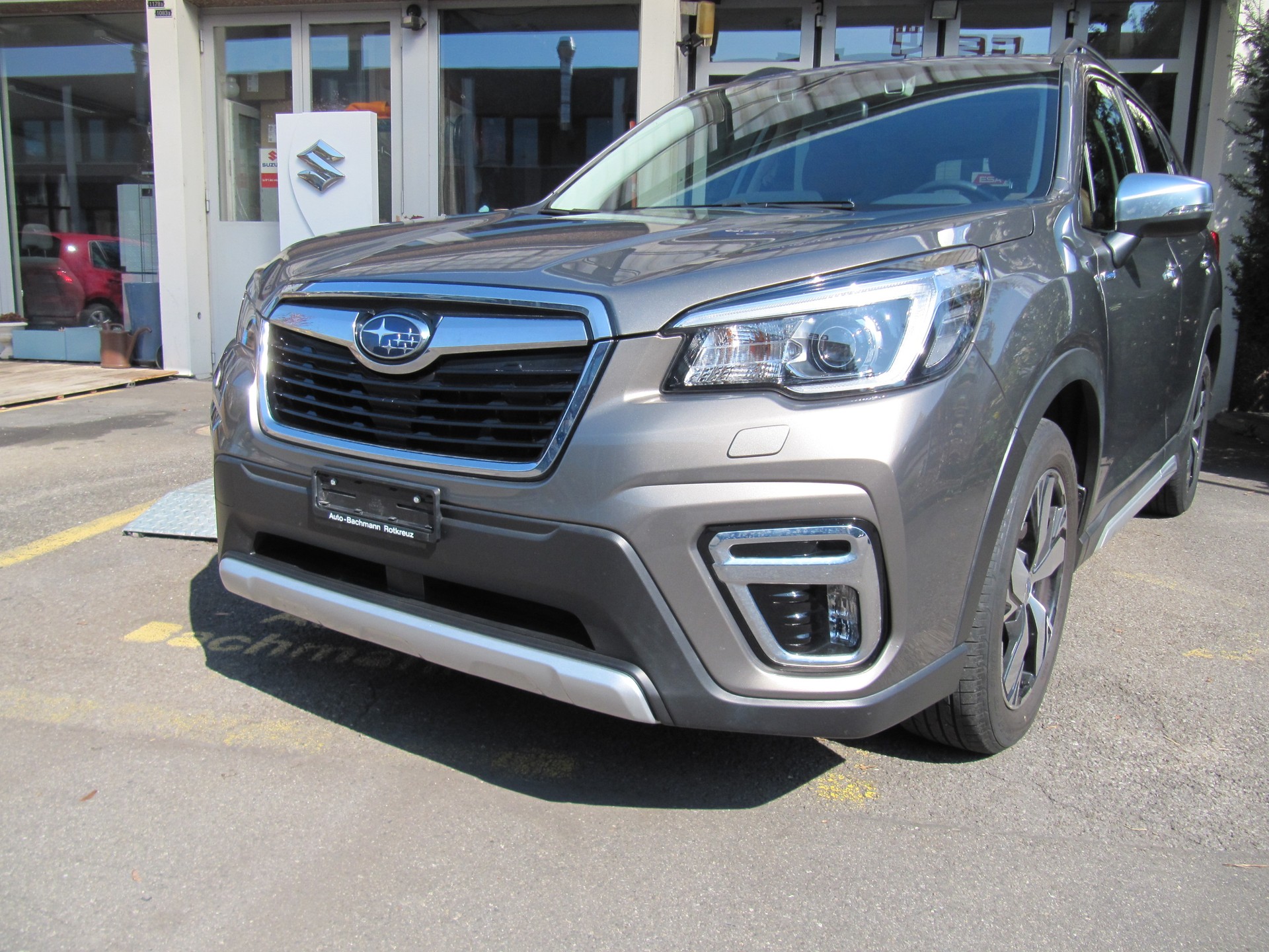 SUBARU Forester 2.0i e-Boxer Luxury Lineartronic-image-4