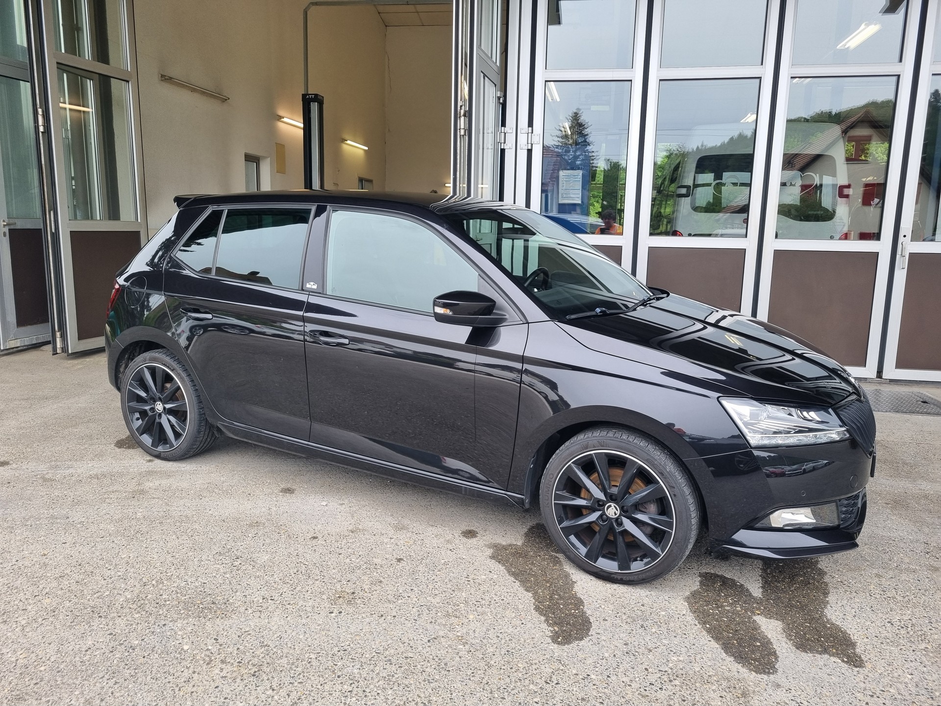 SKODA Fabia 1.0 TSI Monte Carlo DSG-showroom-element-1