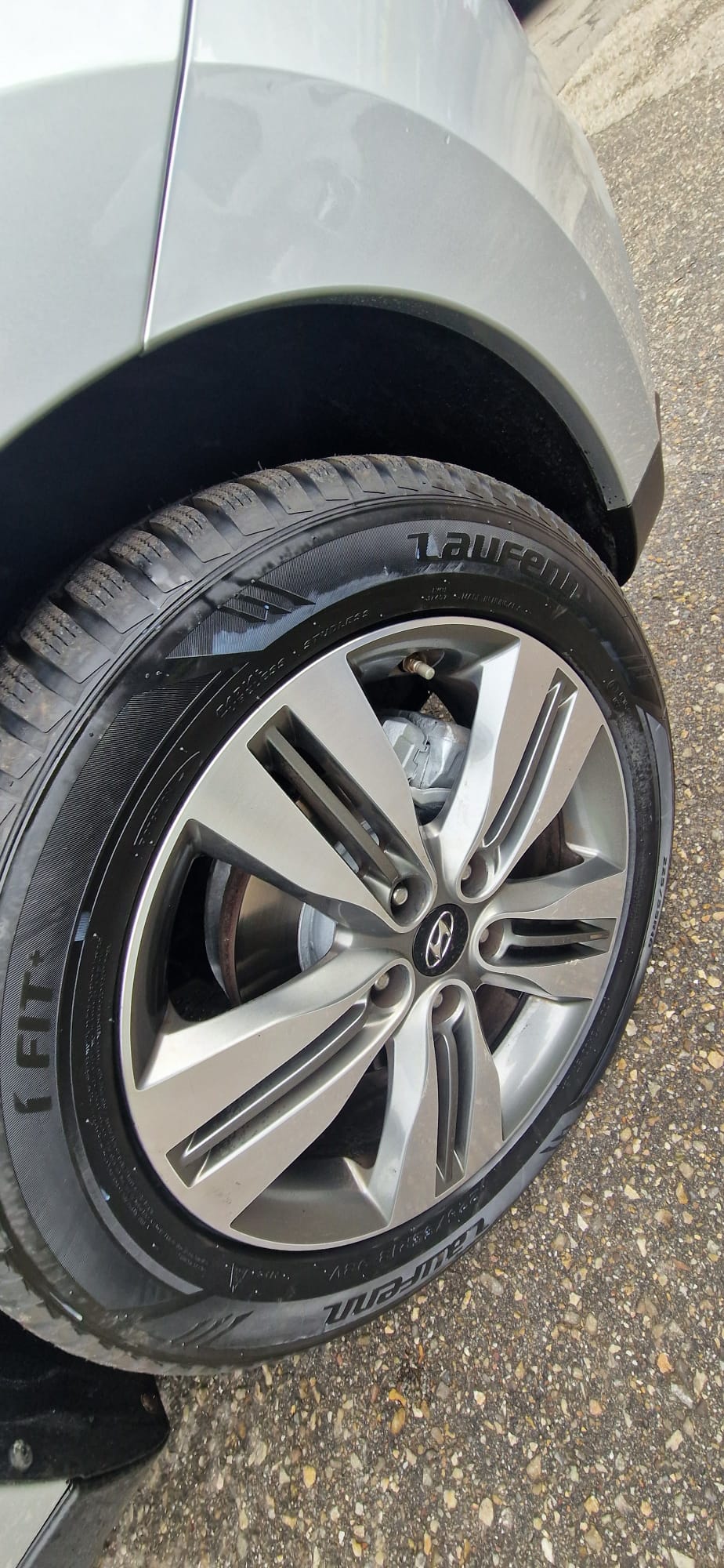 HYUNDAI iX 35 2.0 CRDi GO! Plus 4WD Automatic-image-6