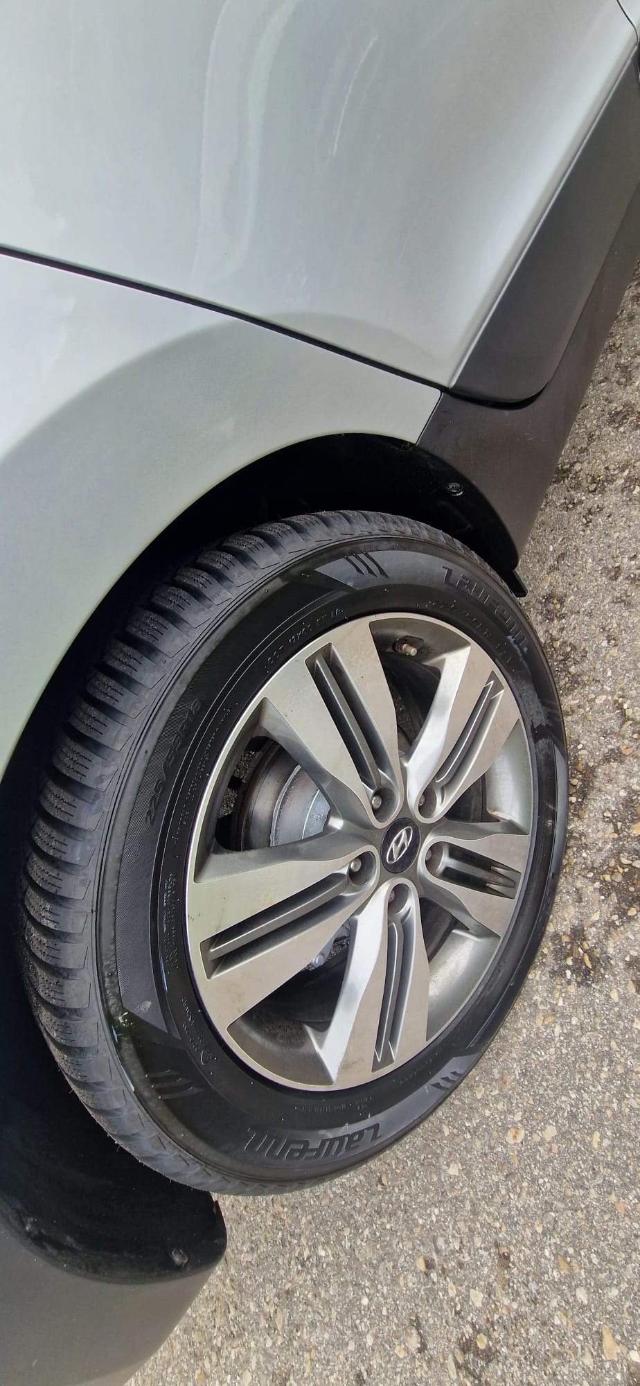 HYUNDAI iX 35 2.0 CRDi GO! Plus 4WD Automatic-image-7