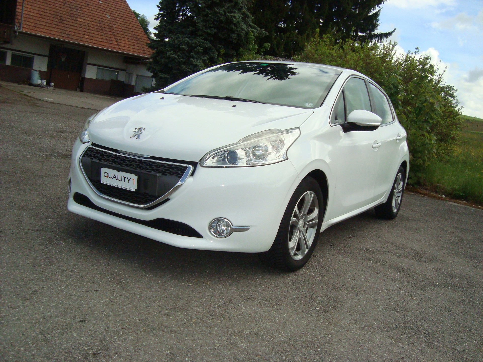PEUGEOT 208 1.2 VTI Intuitive