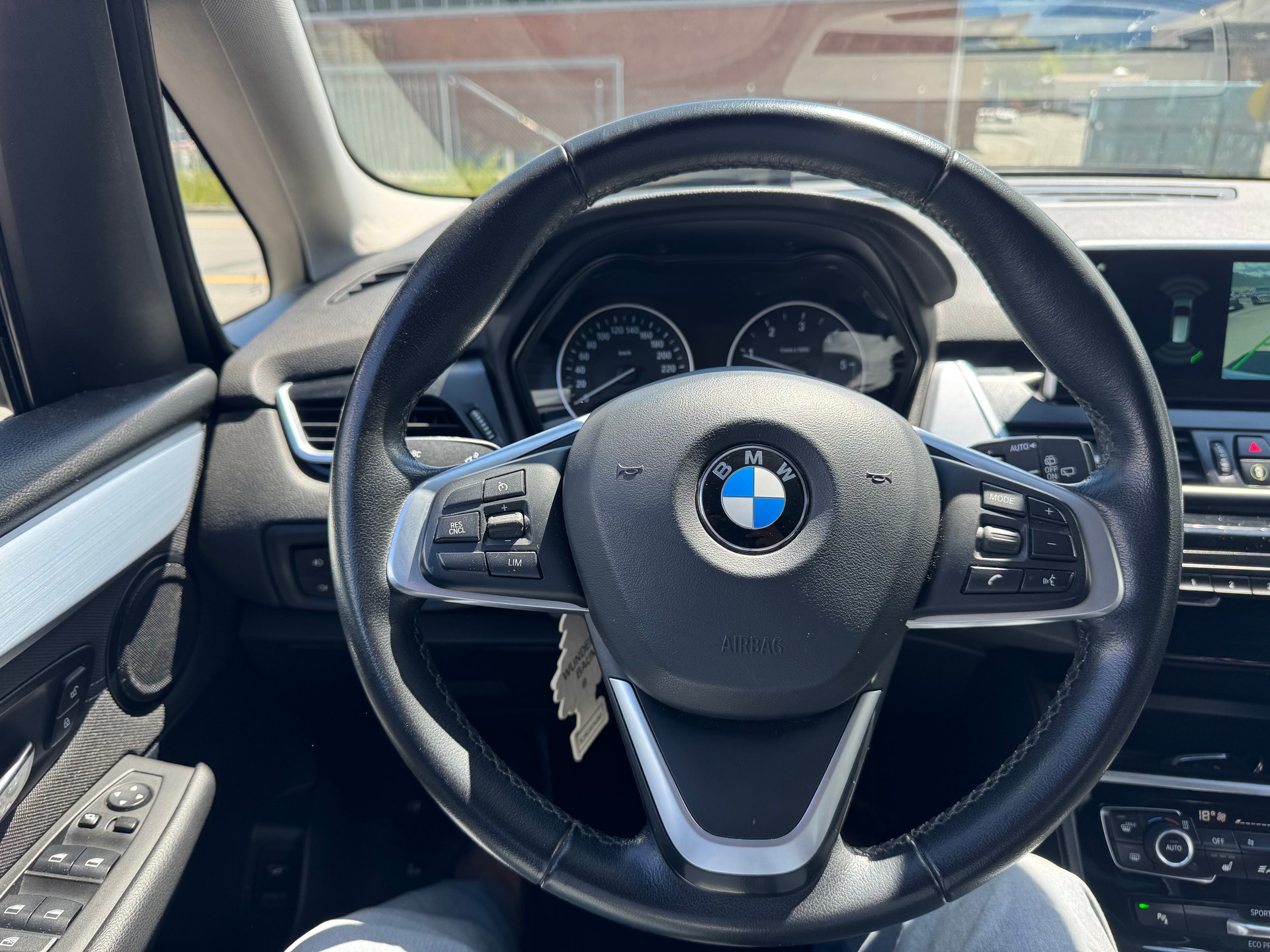 BMW 218d xDrive Gran Tourer Sport Line Steptronic-image-11