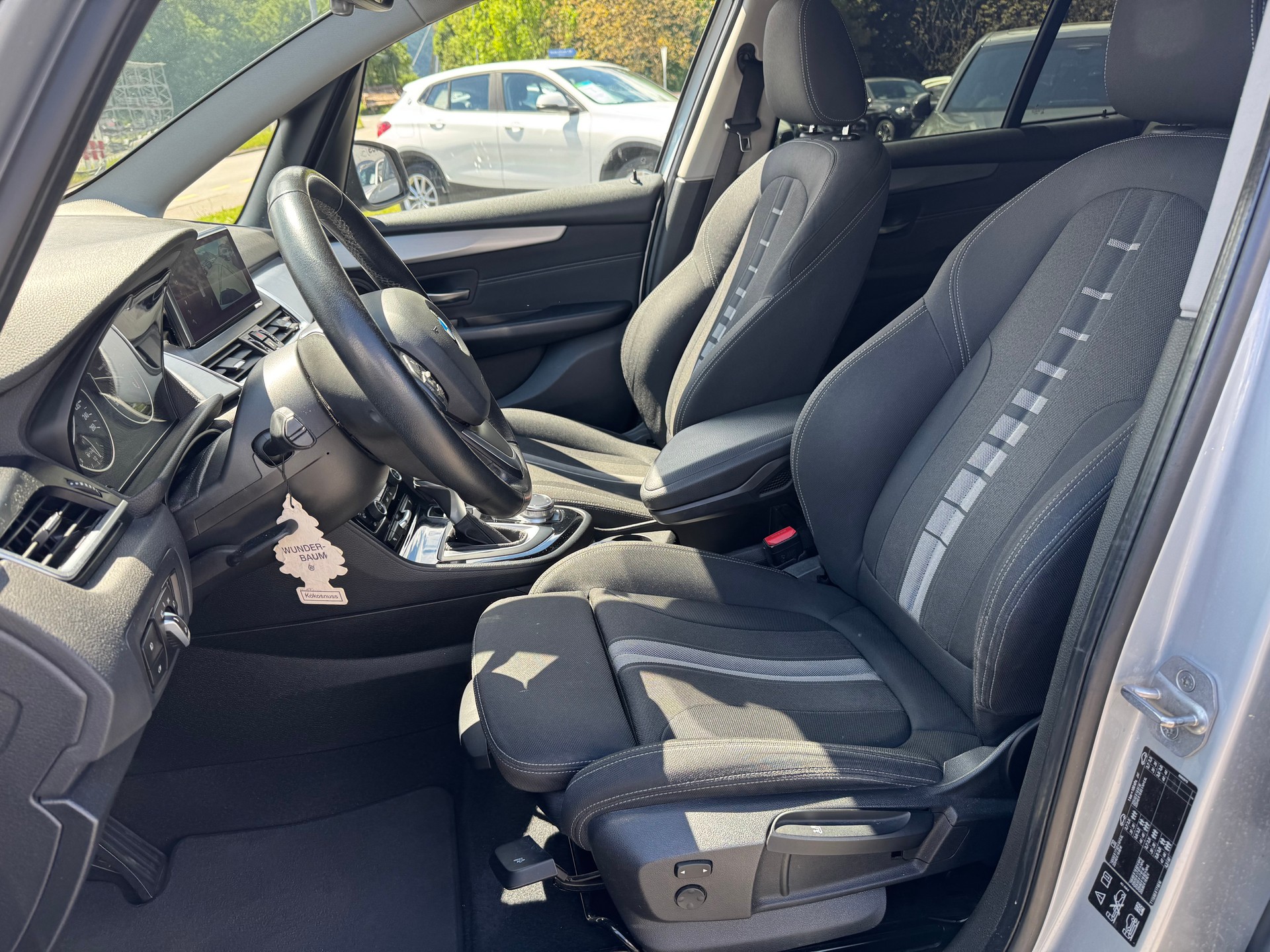 BMW 218d xDrive Gran Tourer Sport Line Steptronic-image-9