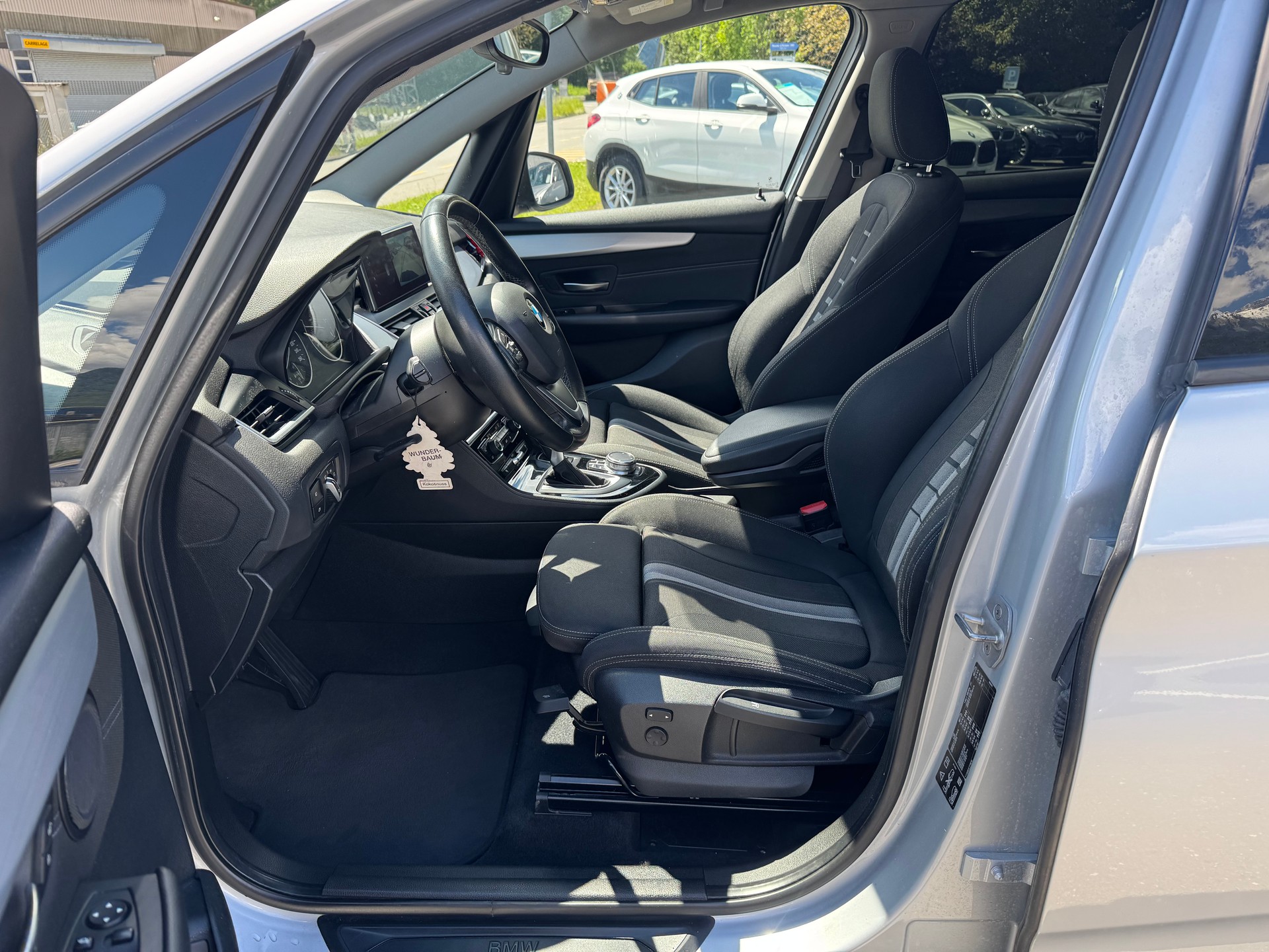 BMW 218d xDrive Gran Tourer Sport Line Steptronic-image-8