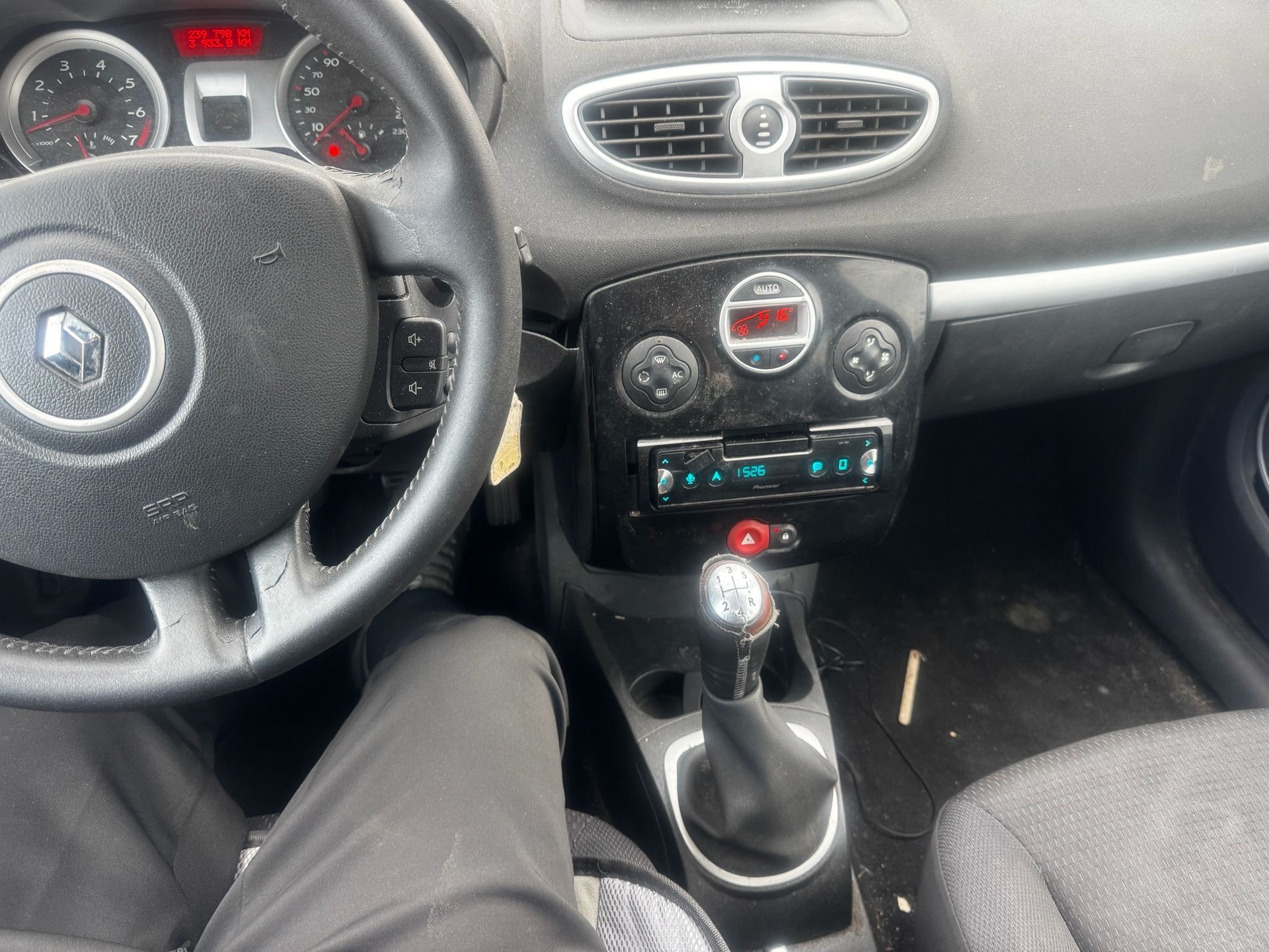 RENAULT Clio 1.2 16V Turbo Dynamique-image-8