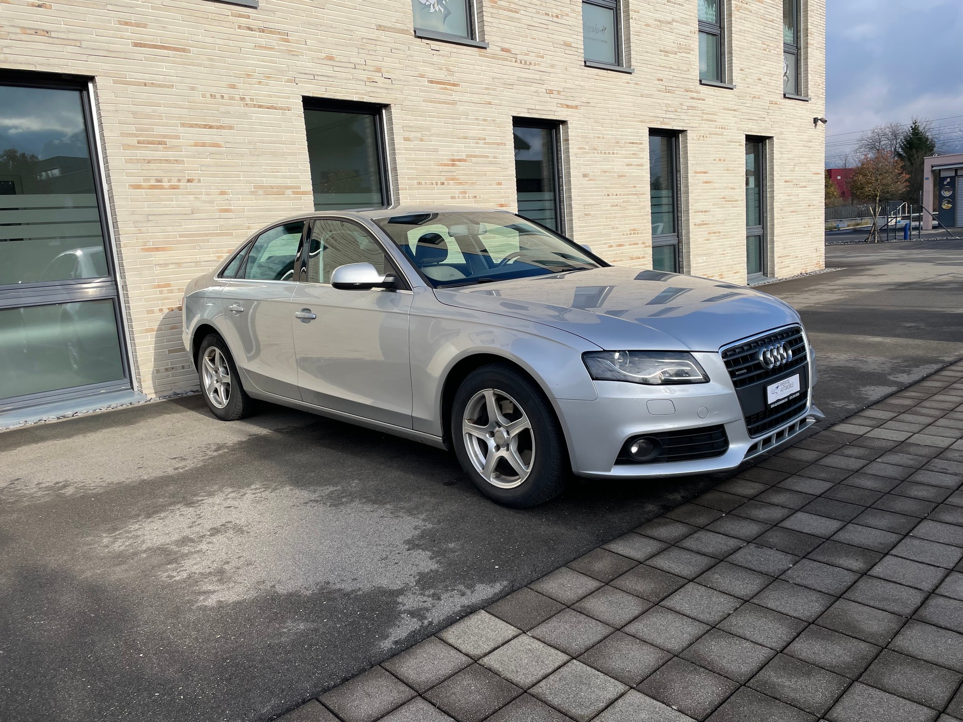 AUDI A4 Limousine 1.8 TFSI quattro-image-5