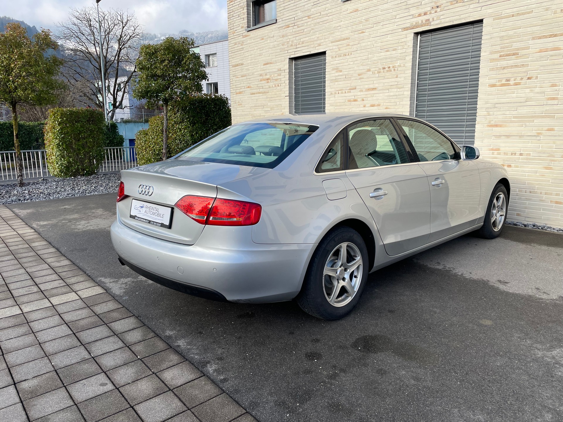 AUDI A4 Limousine 1.8 TFSI quattro-image-8
