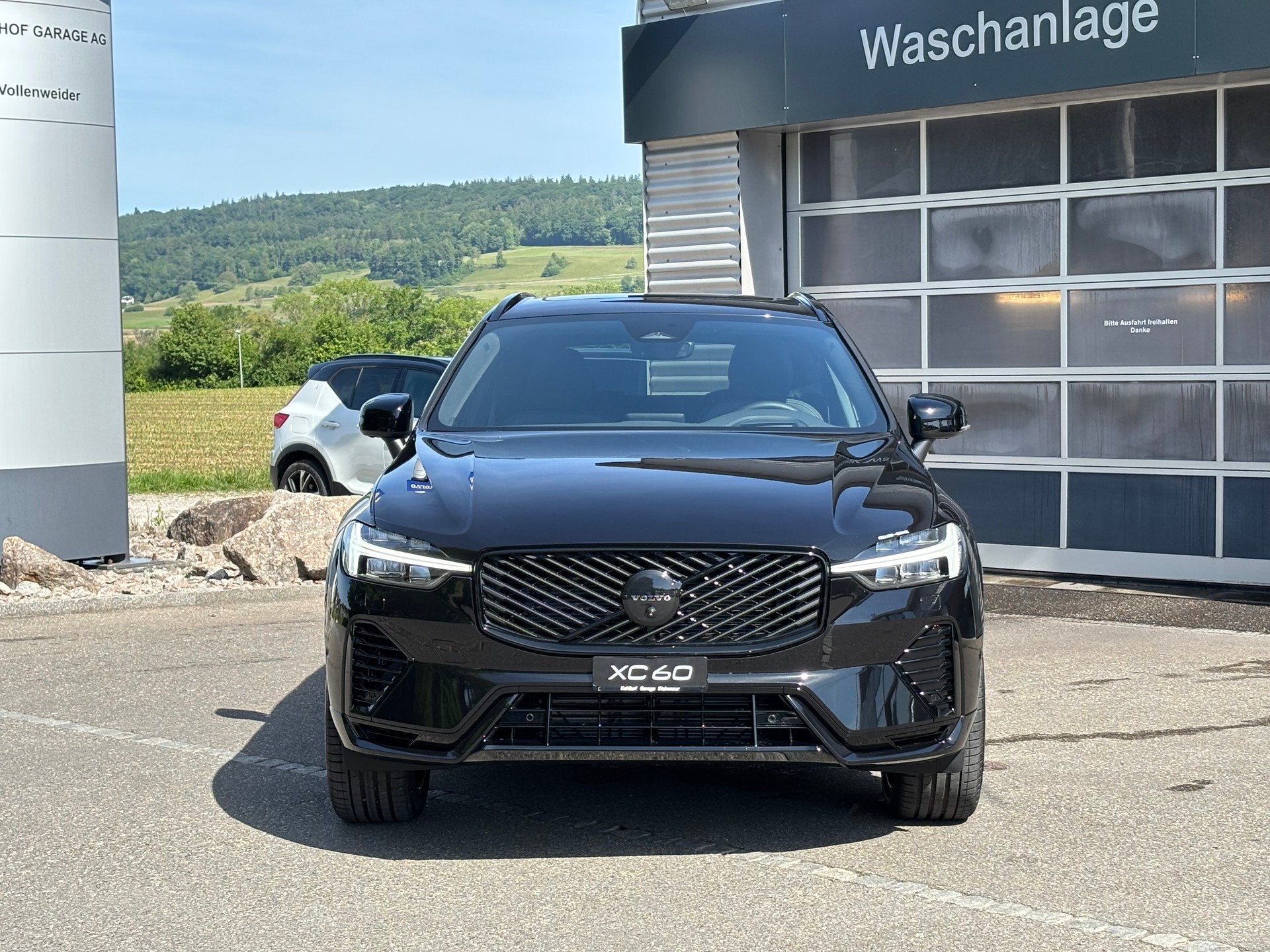VOLVO XC60 2.0 T6 TE Black Edition eAWD-image-6