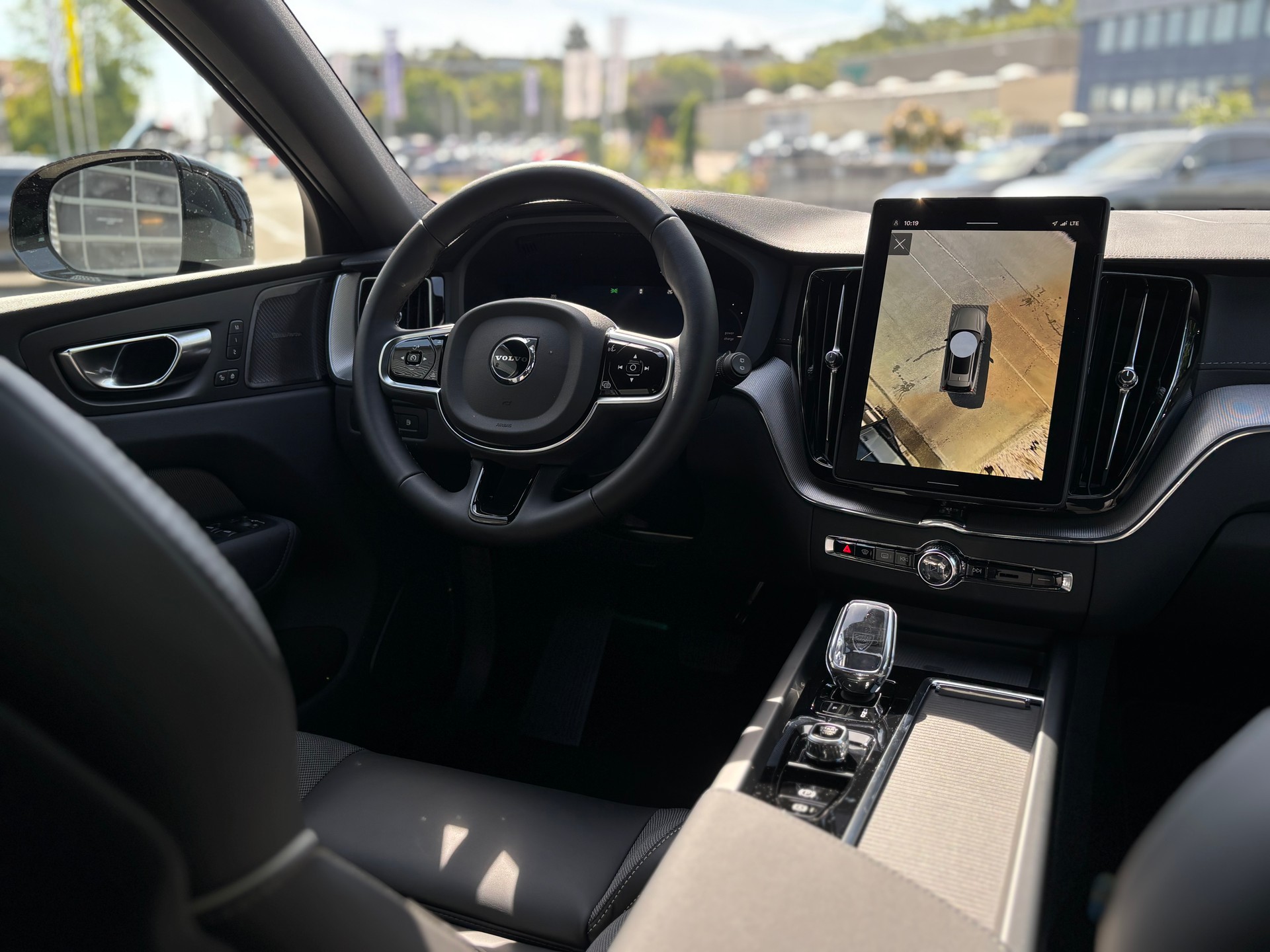 VOLVO XC60 2.0 T6 TE Black Edition eAWD-image-11