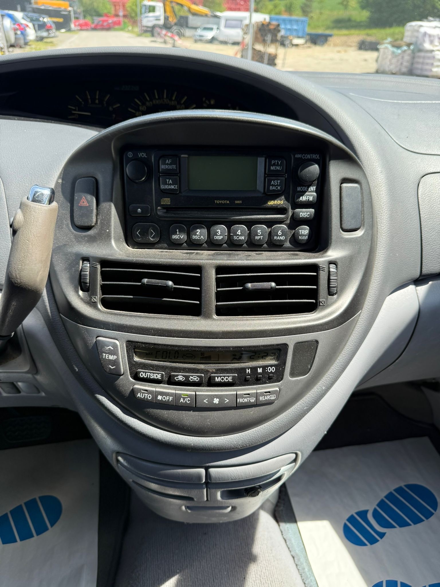 TOYOTA Previa 2.4 Linea Luna-image-15