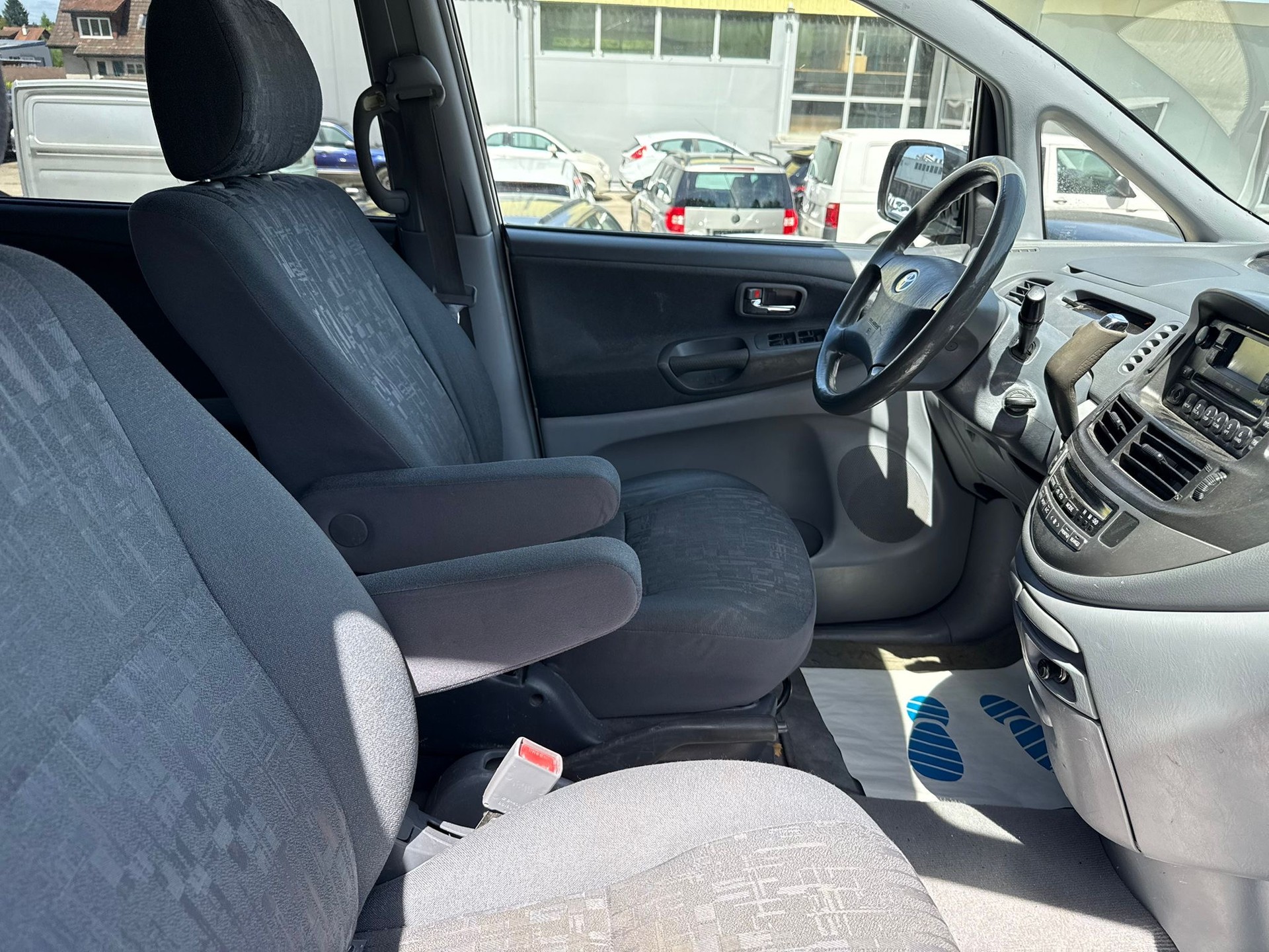 TOYOTA Previa 2.4 Linea Luna-image-8