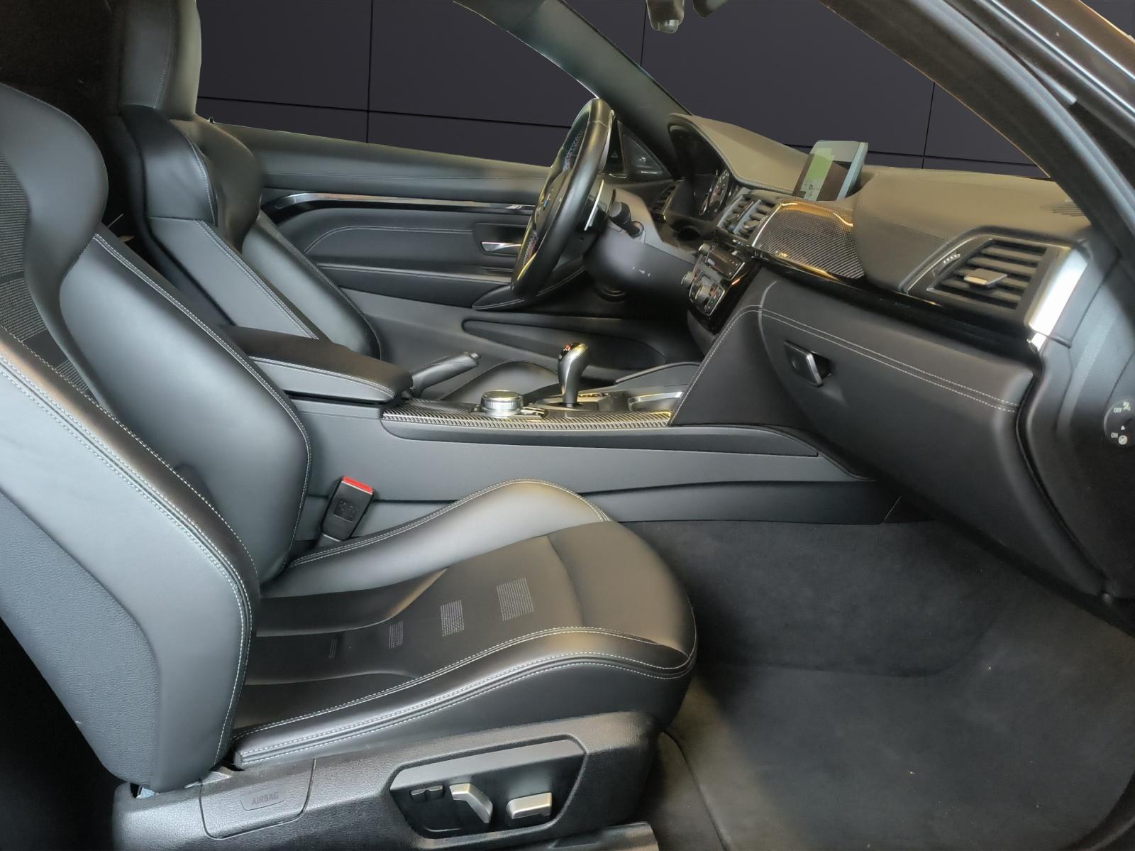 BMW M4 Competition Coupé-image-14