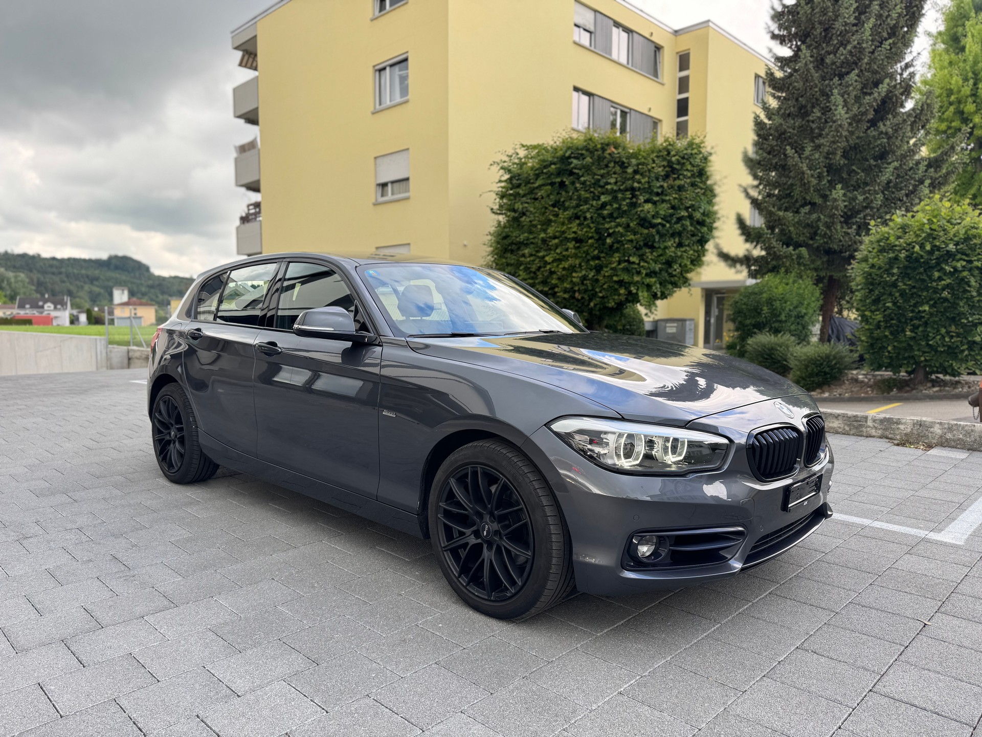 BMW 120d xDrive Edition Sport Line Steptronic-image-6