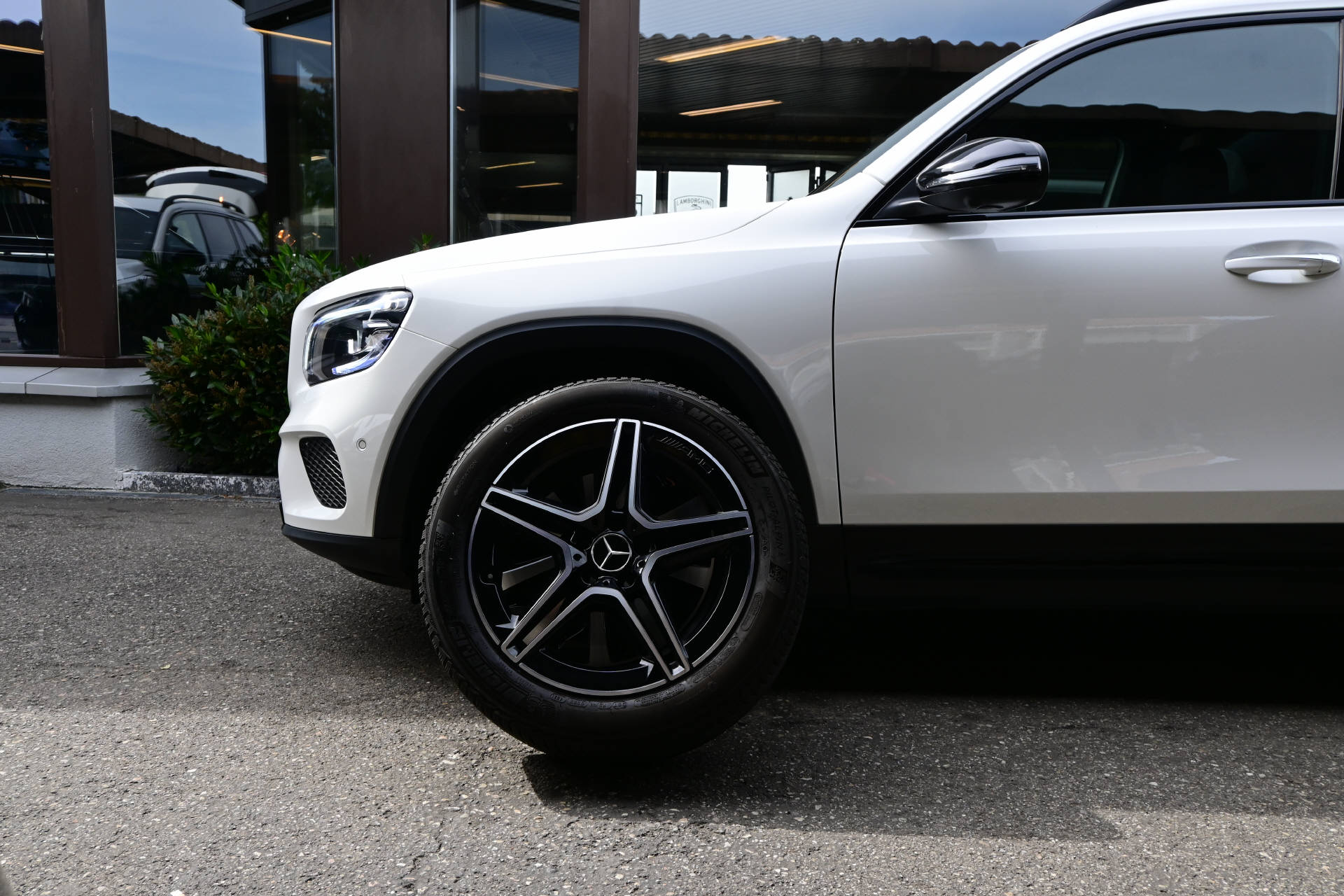 MERCEDES-BENZ GLB 250 Progressive 4matic **7.Plätzer**-image-5
