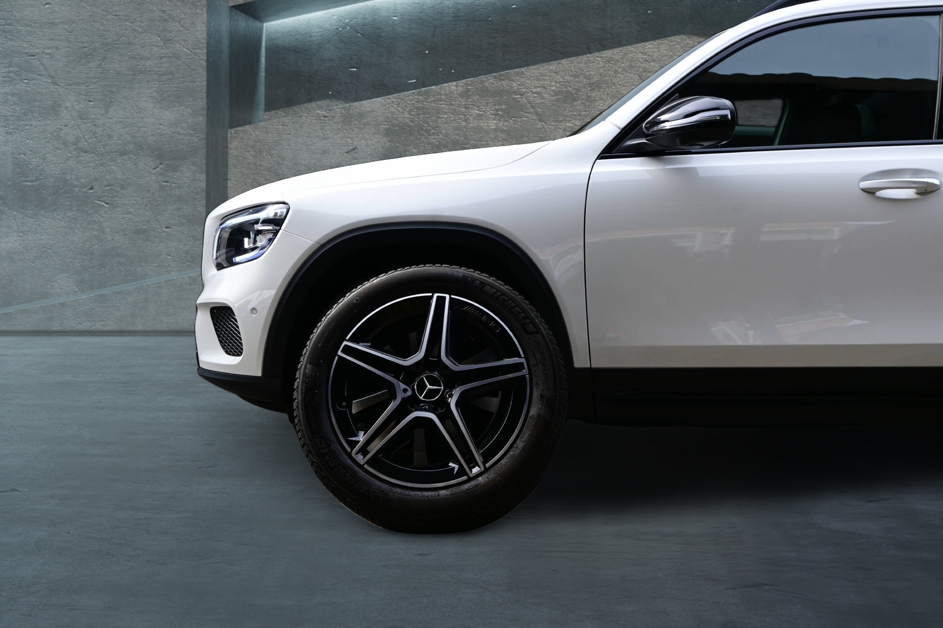 MERCEDES-BENZ GLB 250 Progressive 4matic **7.Plätzer**-image-5