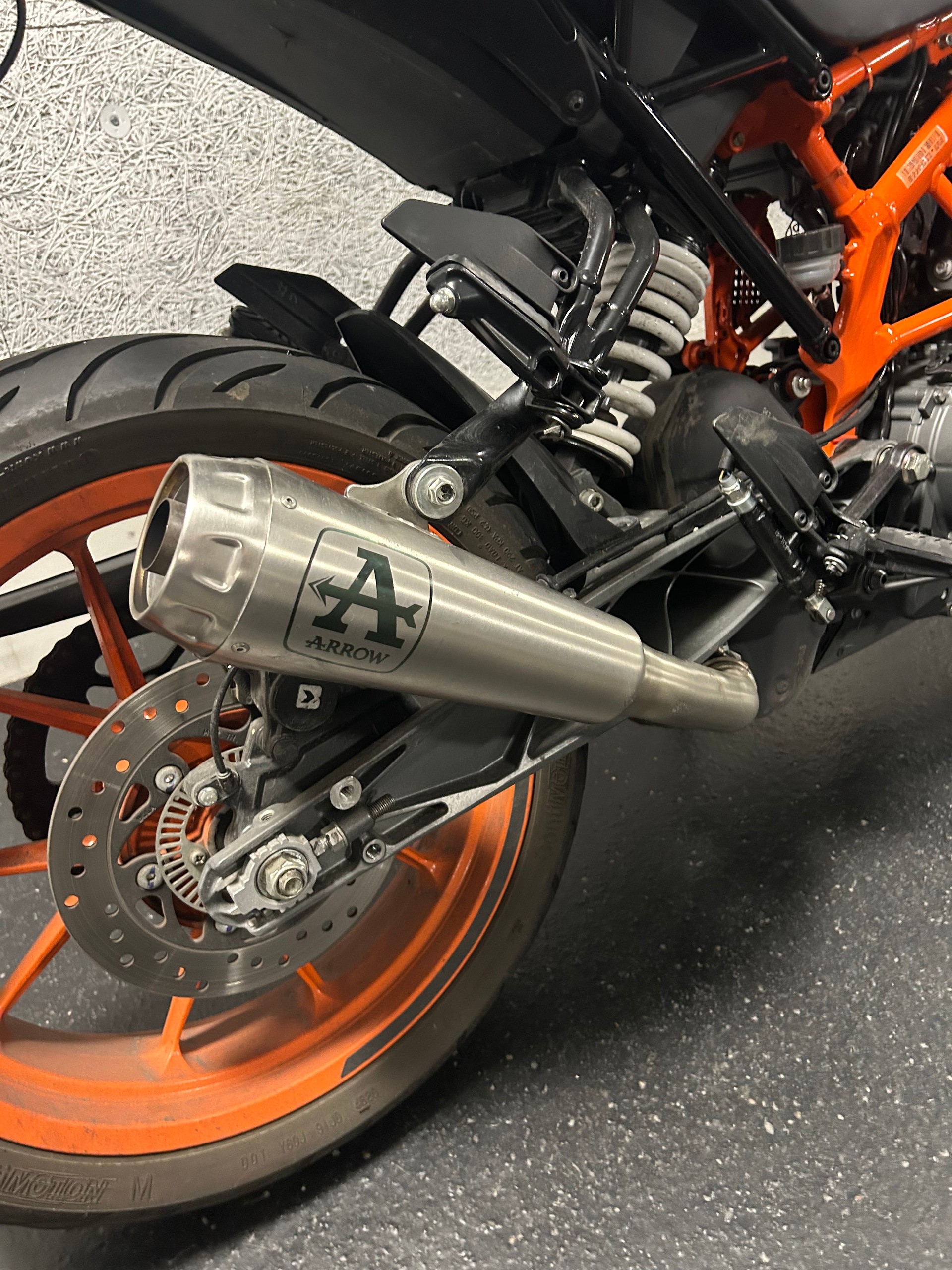 KTM 390 Duke ABS-image-2