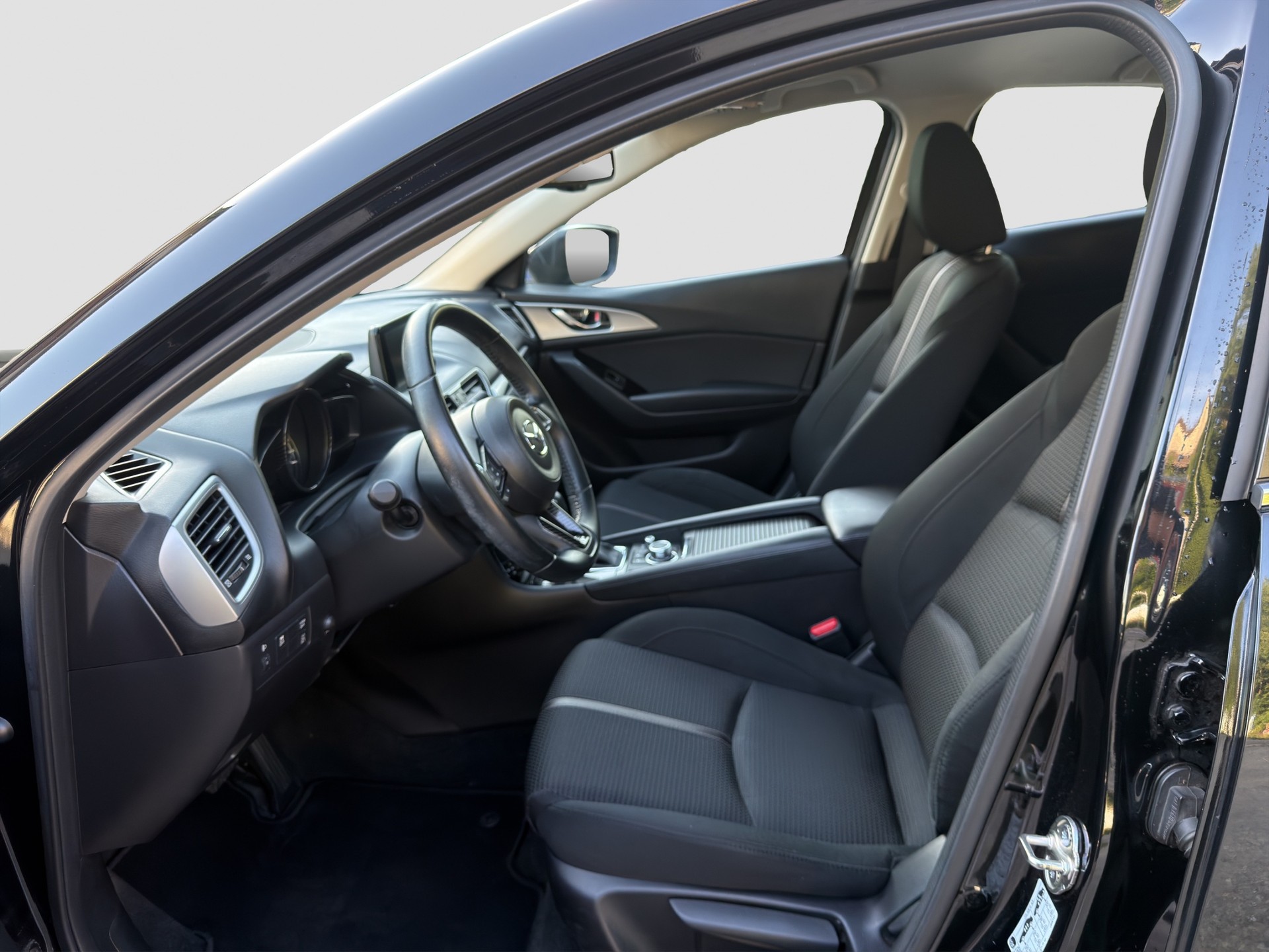 MAZDA 3 SKYACTIV-D 105 Ambition Plus Automat-image-9