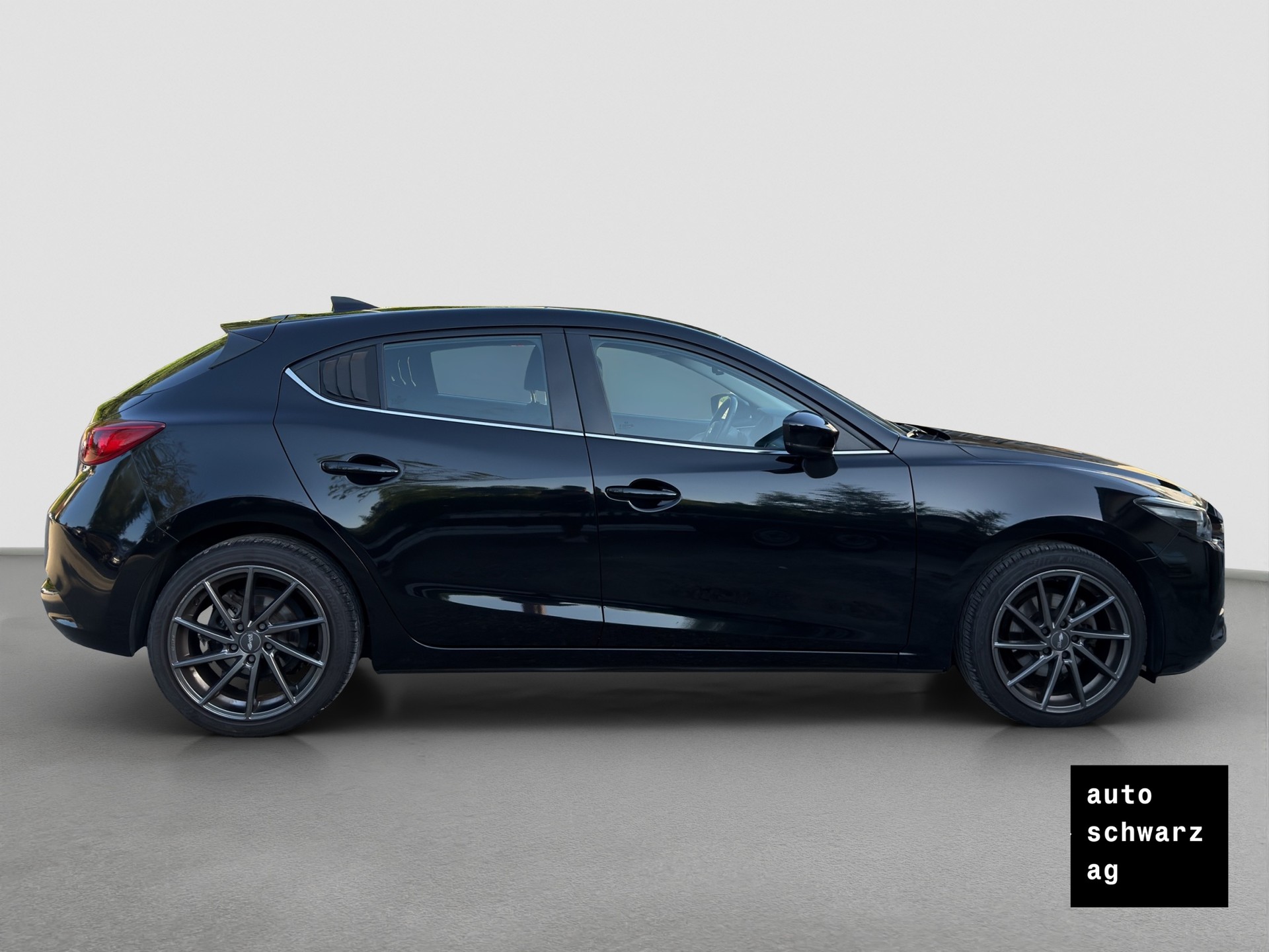 MAZDA 3 SKYACTIV-D 105 Ambition Plus Automat-showroom-element-3